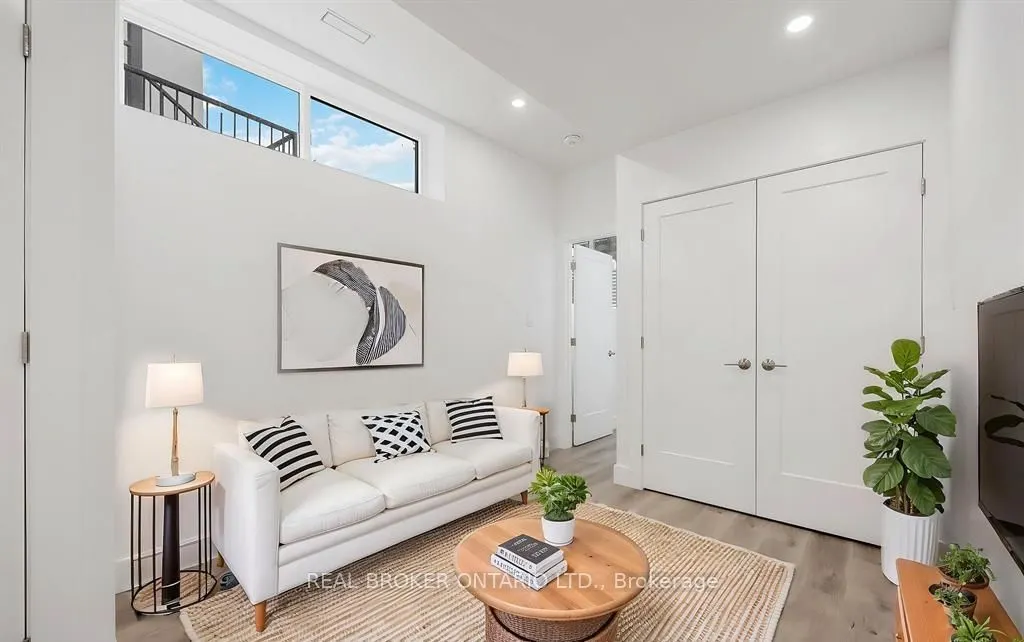 14 Hatfield Crescent #5