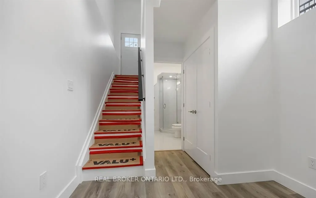 14 Hatfield Crescent #5