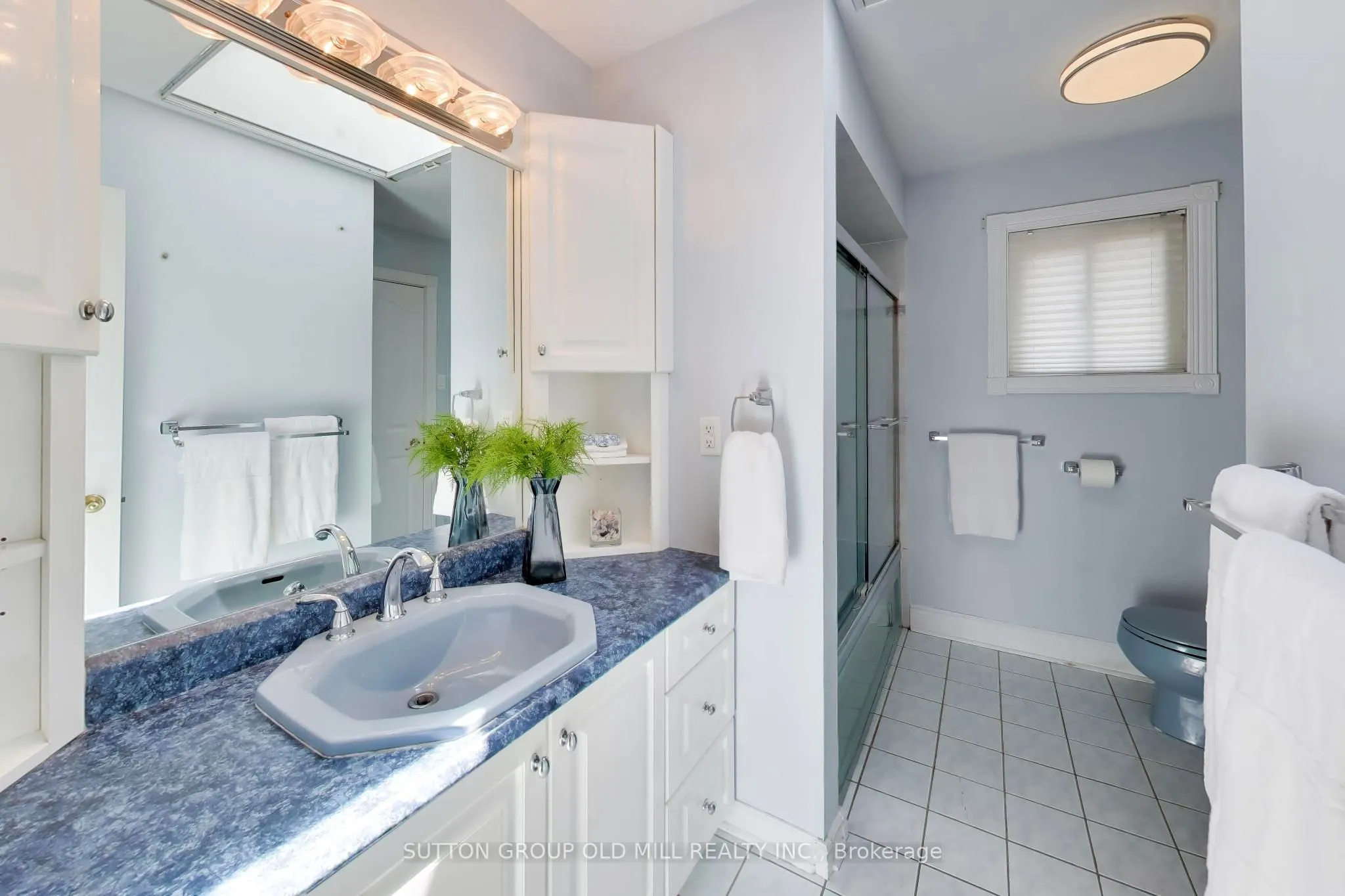 251 Chalfield Lane
