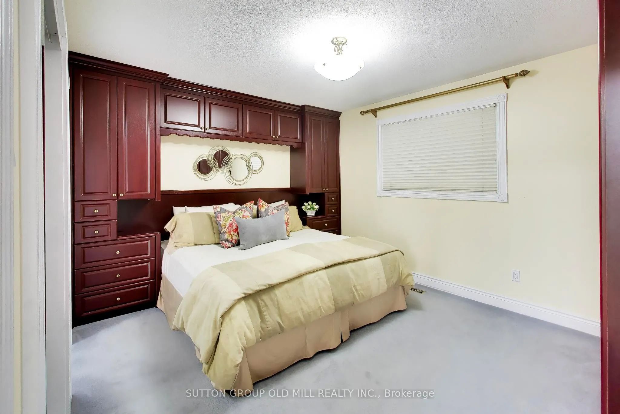 251 Chalfield Lane