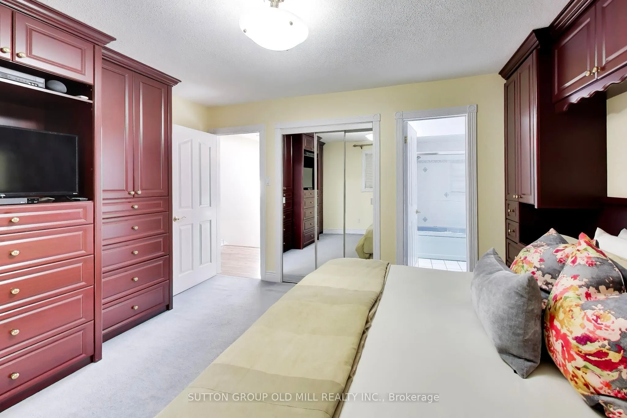 251 Chalfield Lane