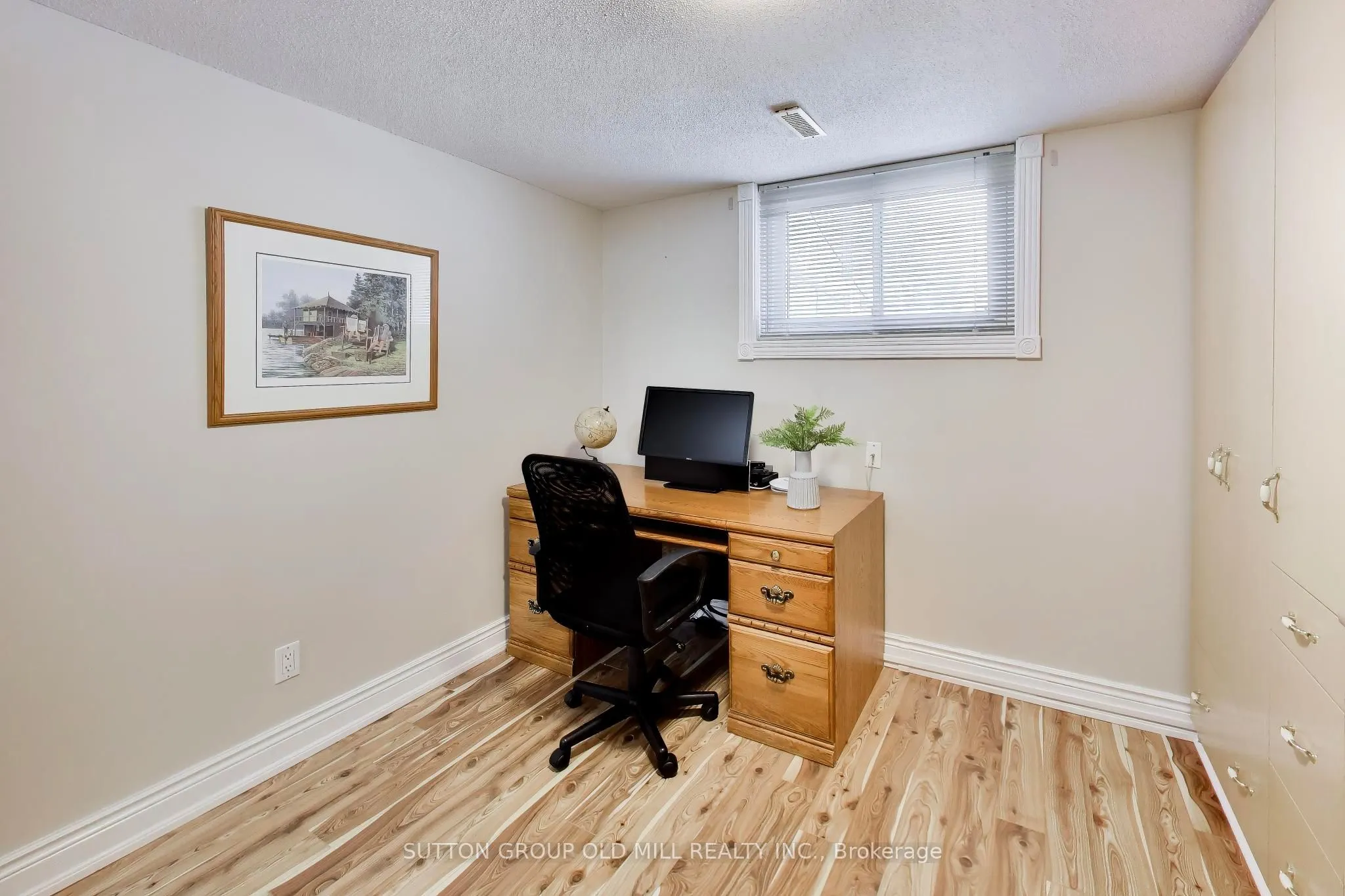 251 Chalfield Lane