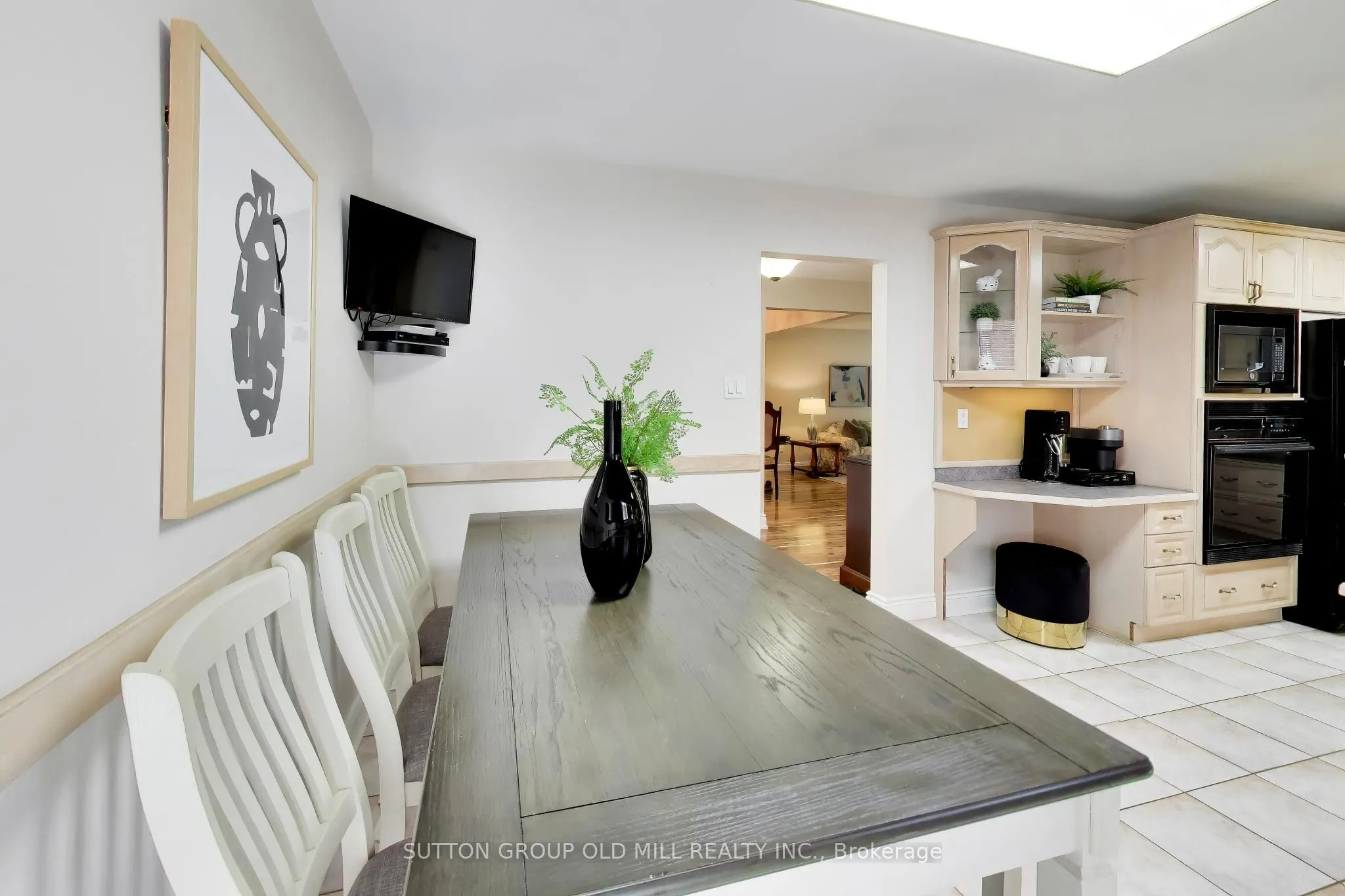 251 Chalfield Lane