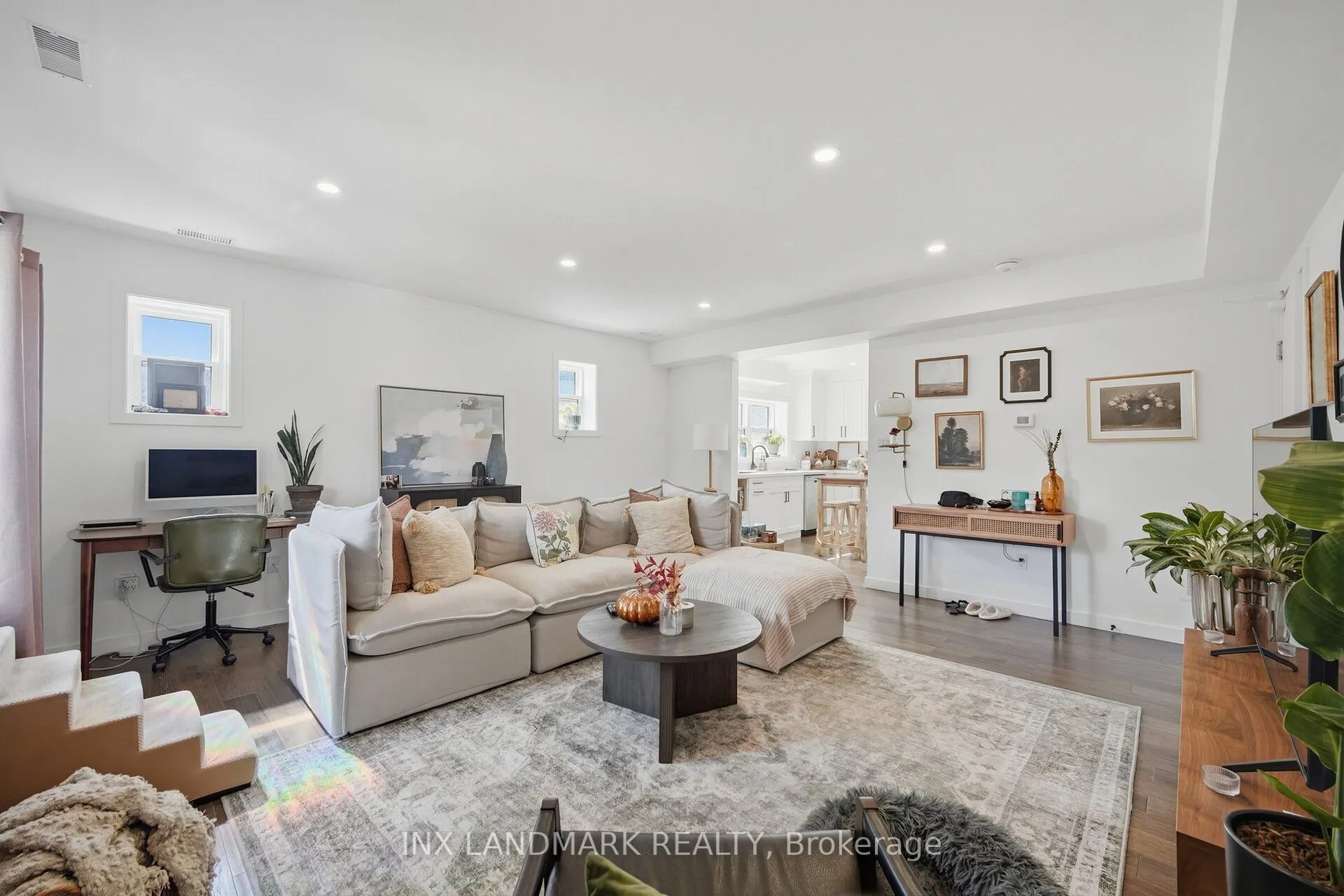 298 South Kingsway