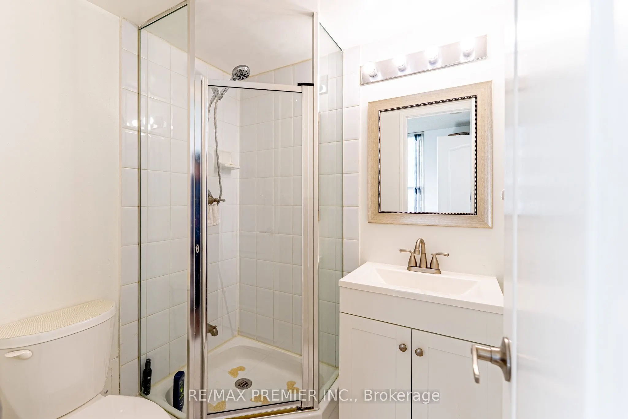 33 Elm Drive W #2002