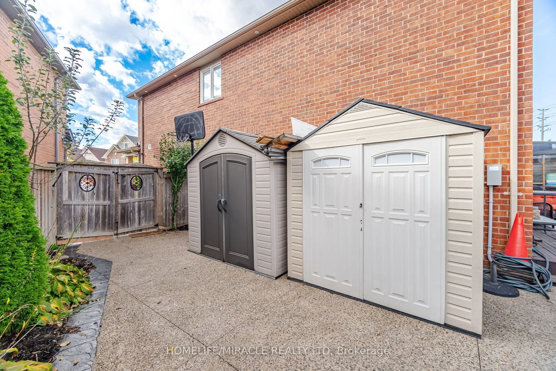 33 Klemscott Road