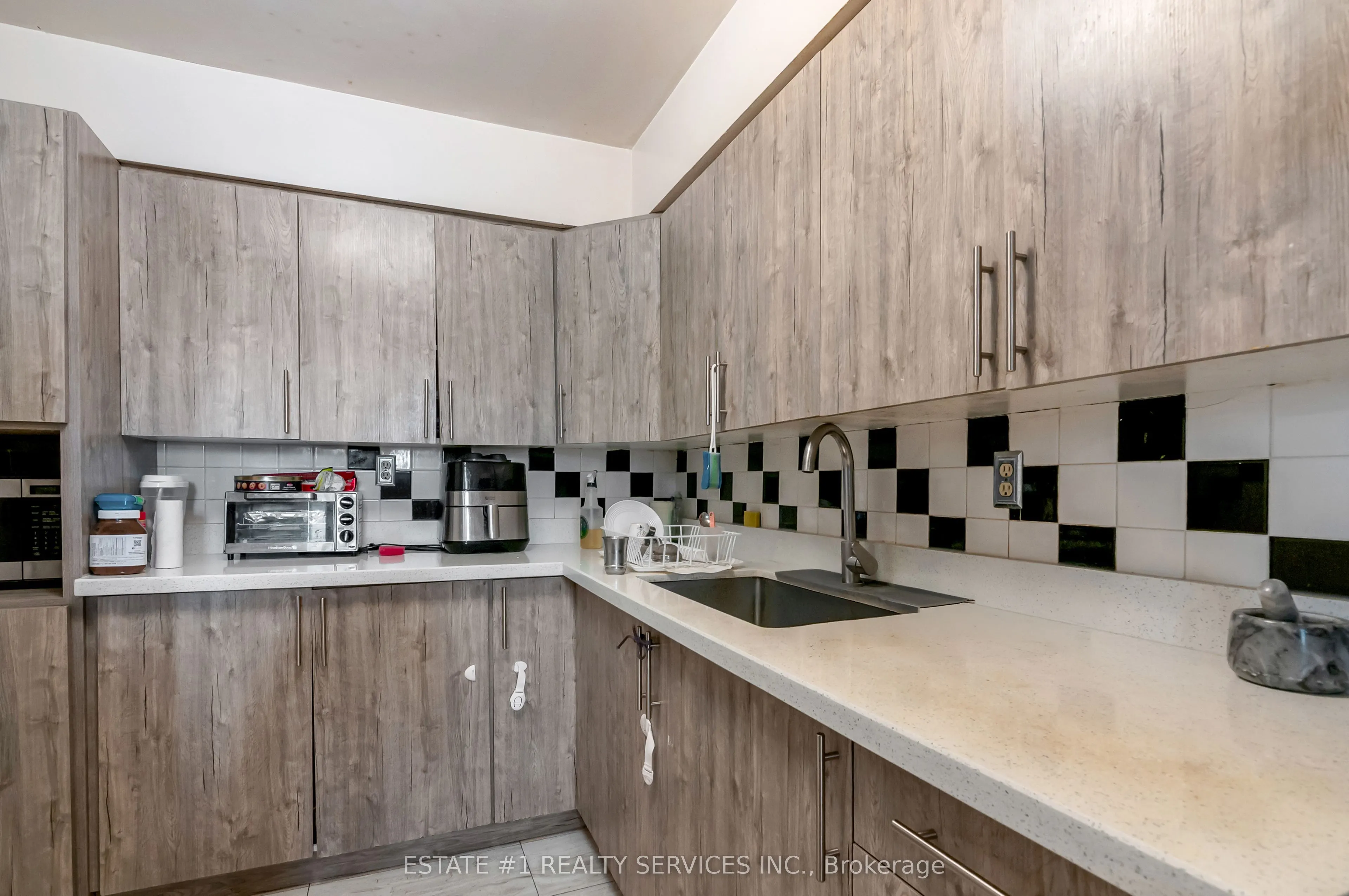 3555 Derry Road E #402