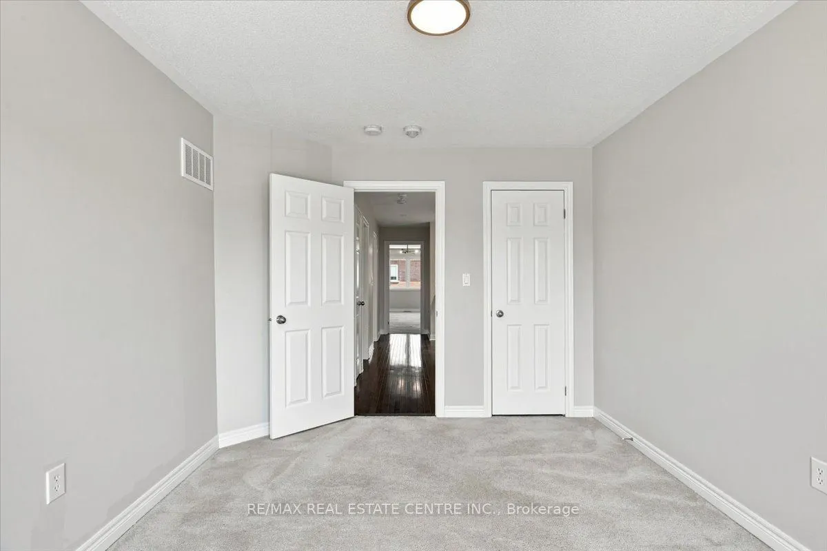 1053 Job Crescent