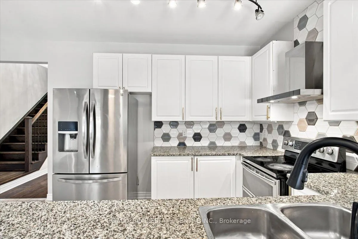 1053 Job Crescent