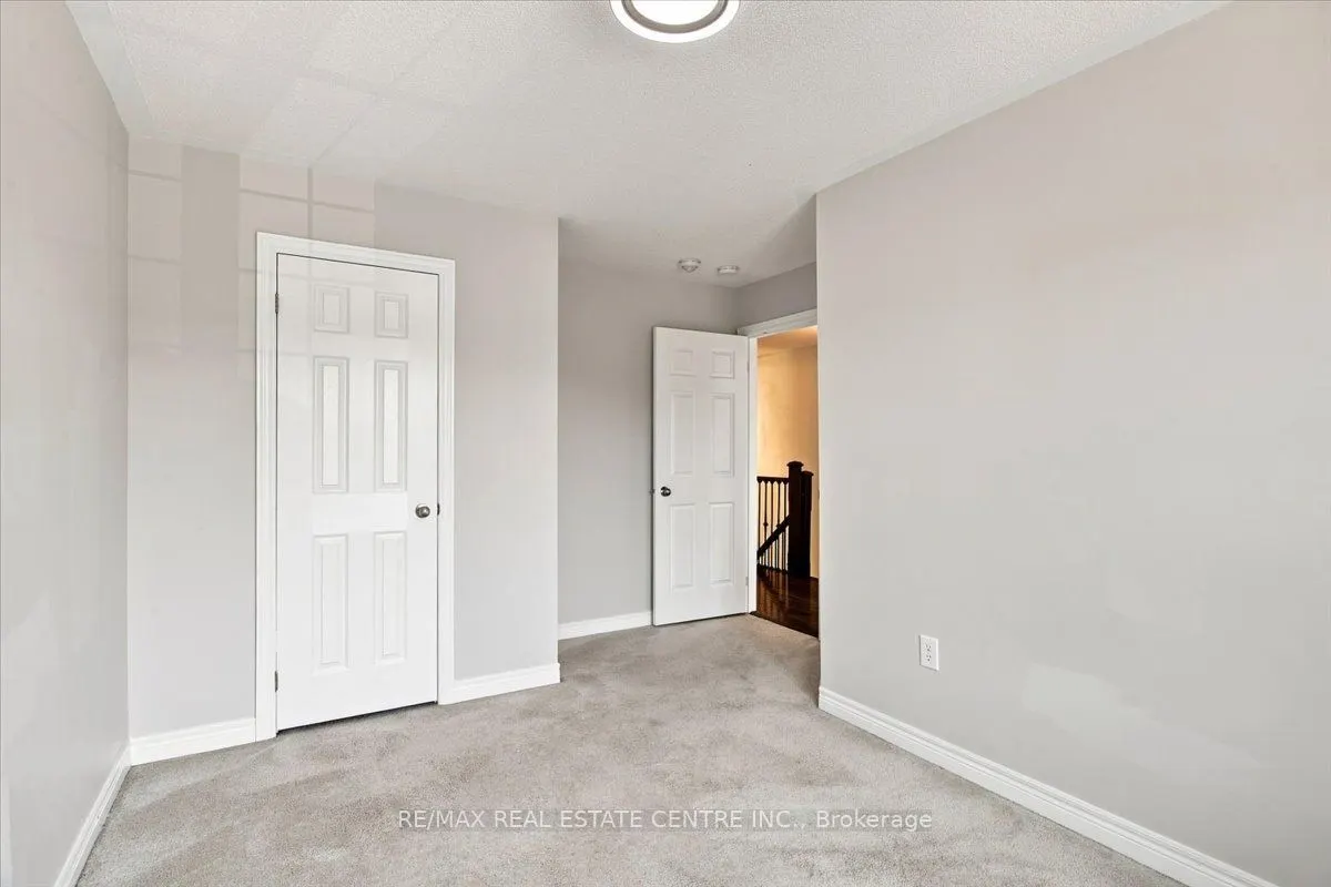 1053 Job Crescent