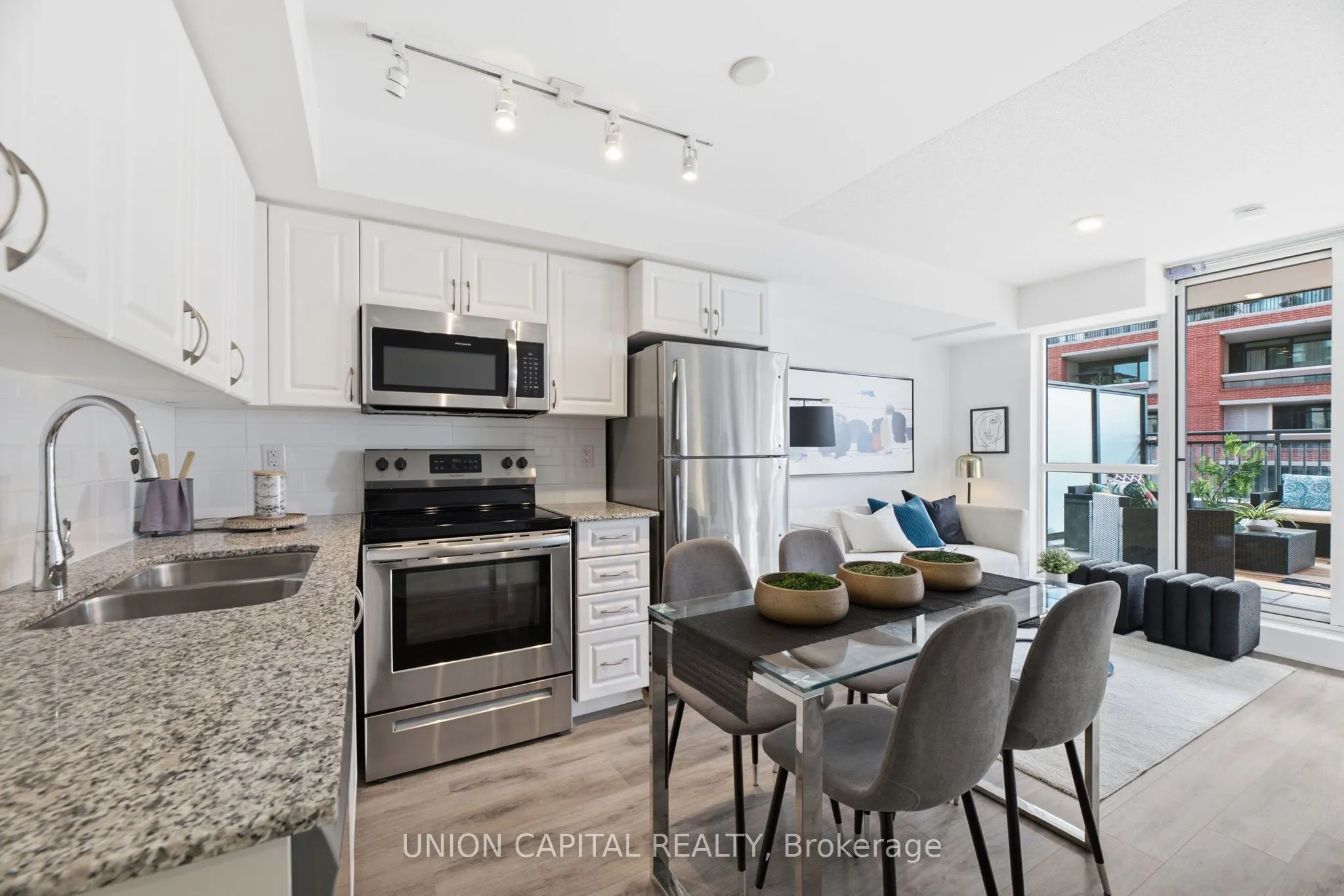 3091 Dufferin Street #735