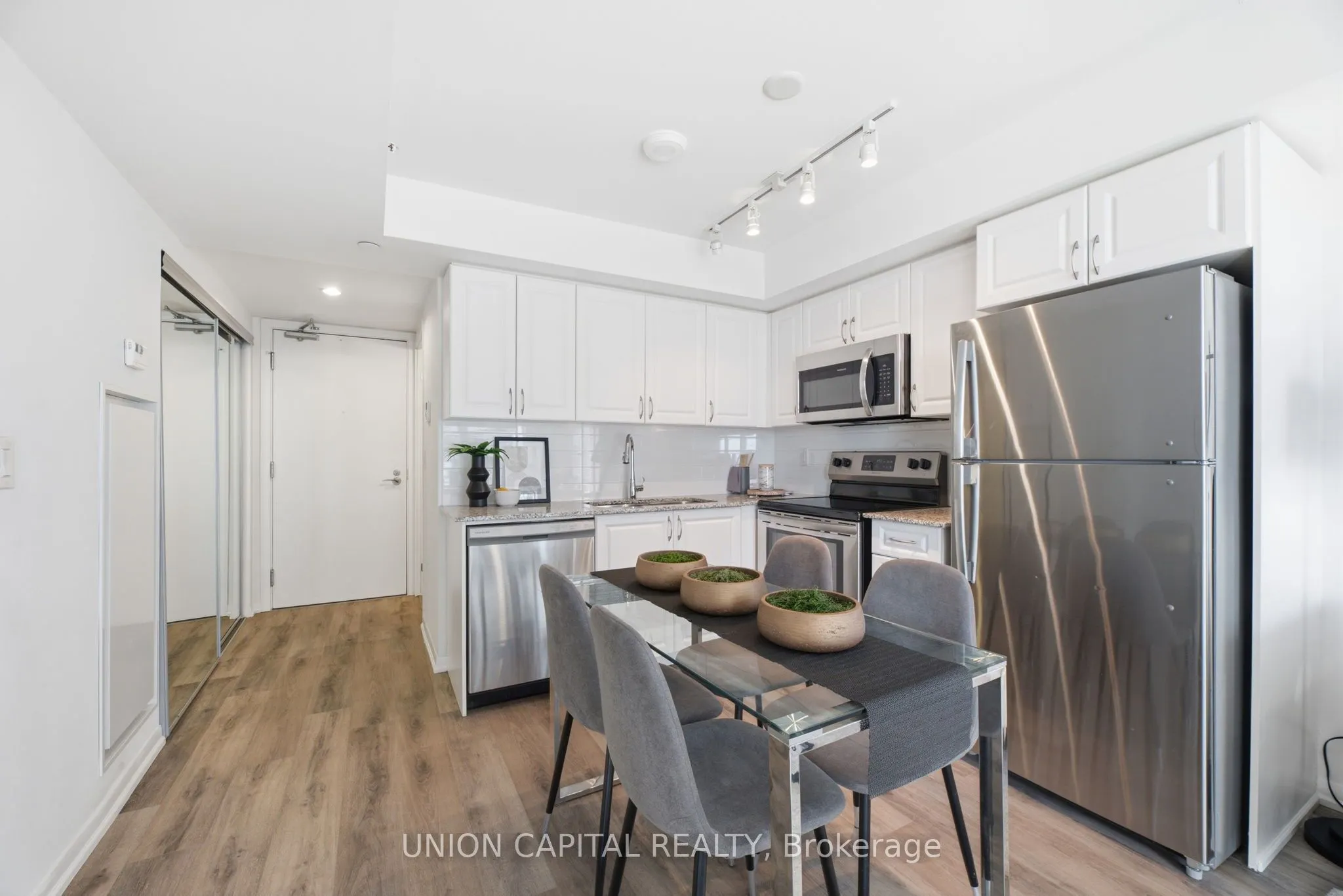 3091 Dufferin Street #735