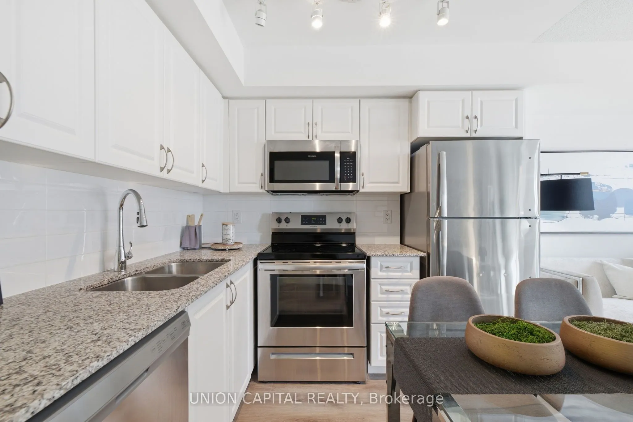 3091 Dufferin Street #735
