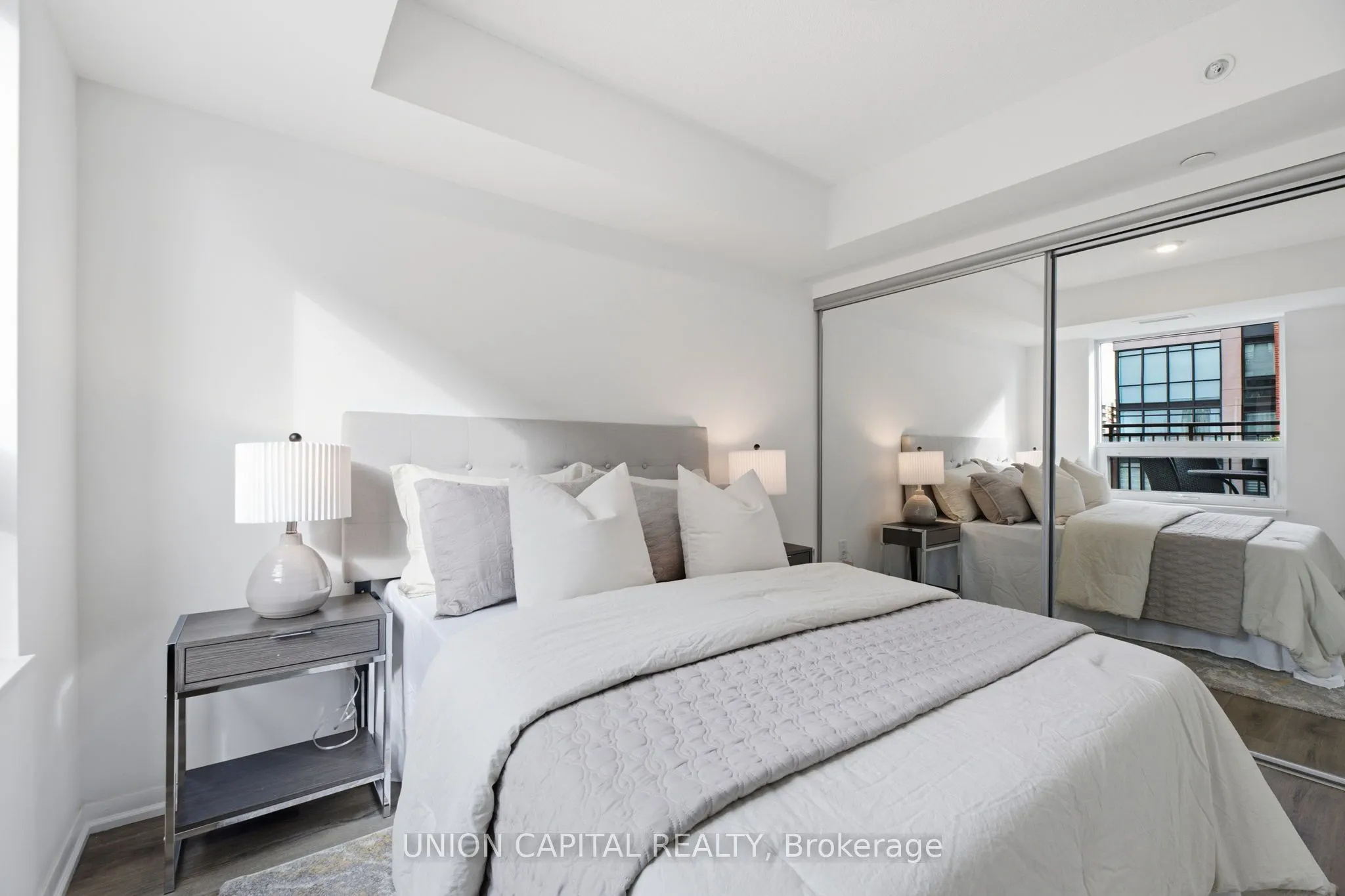 3091 Dufferin Street #735