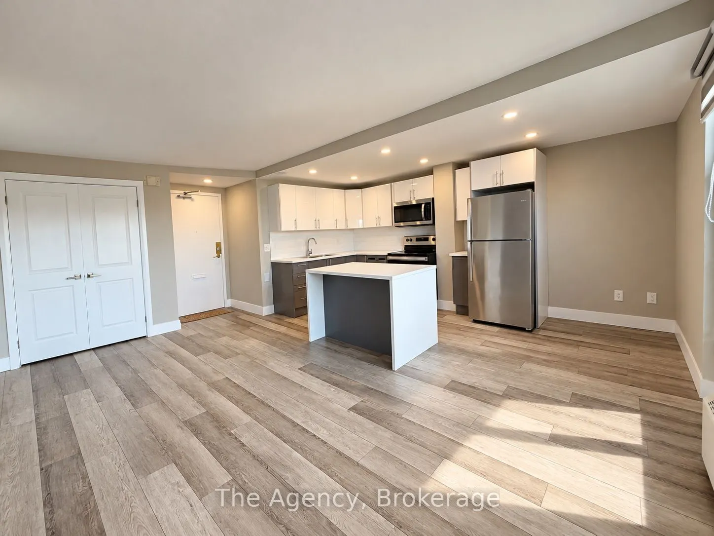 45 Paisley Boulevard W #805