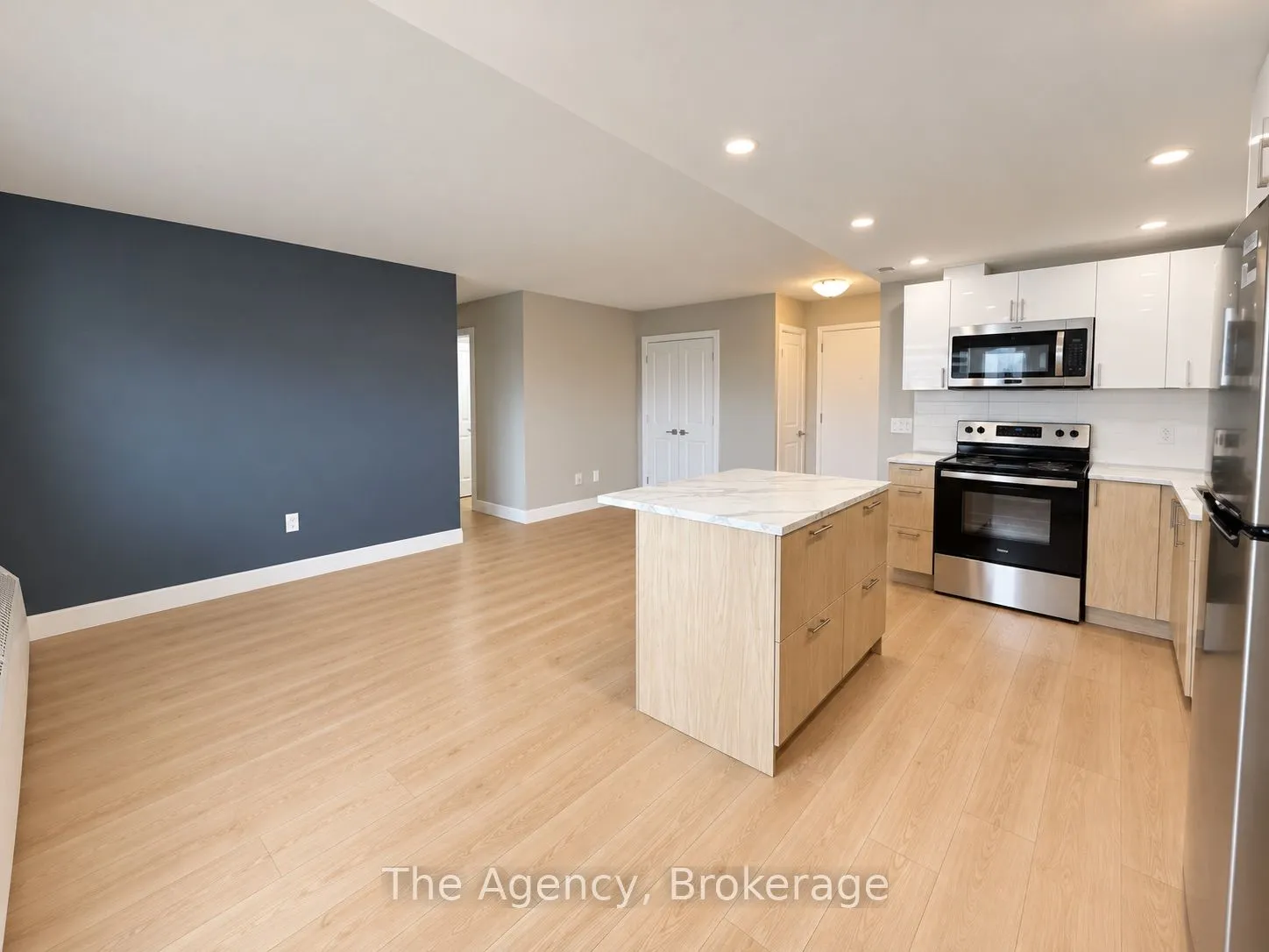 45 Paisley Boulevard W #905