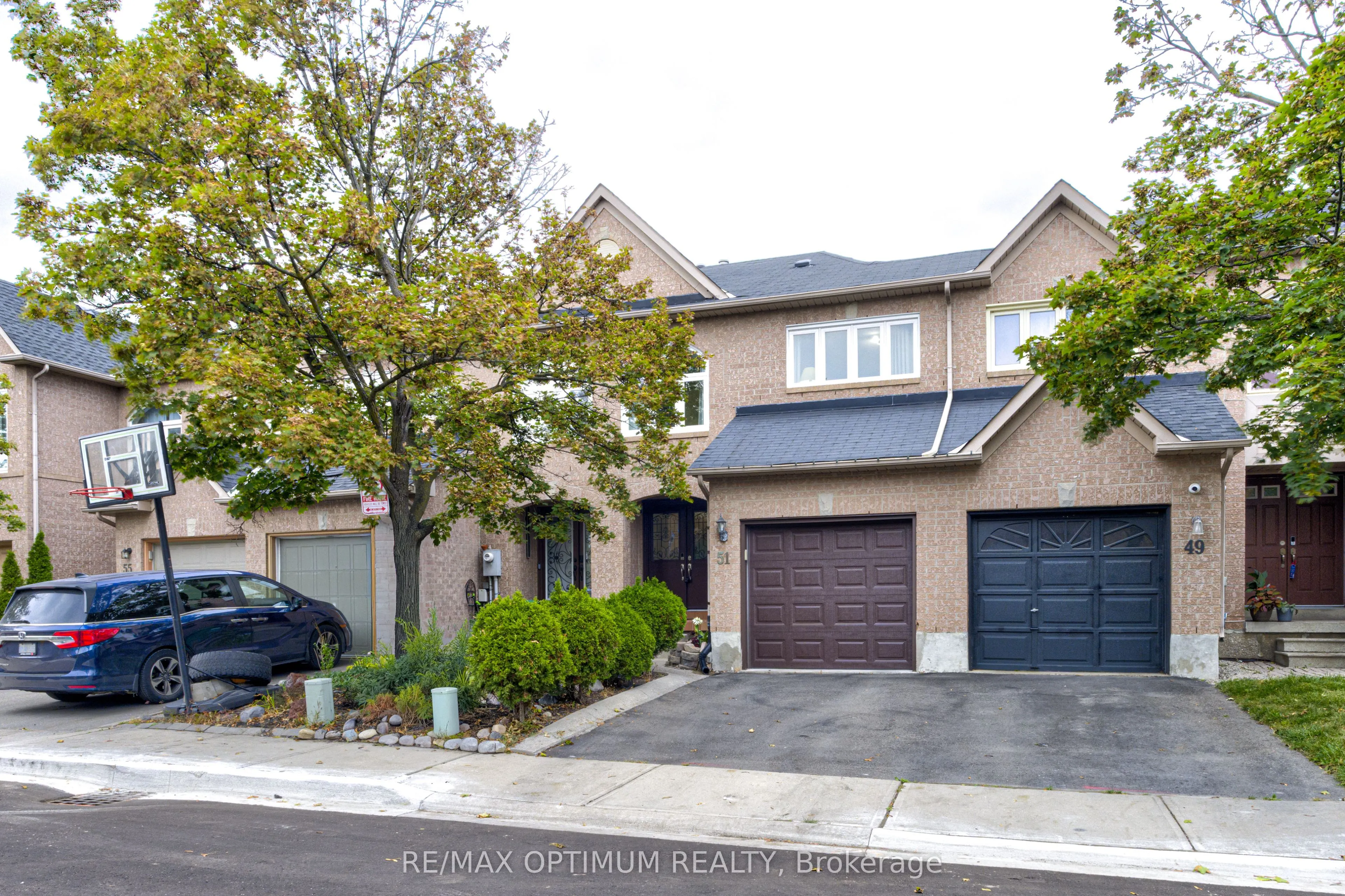 51 Goldenlight Circle