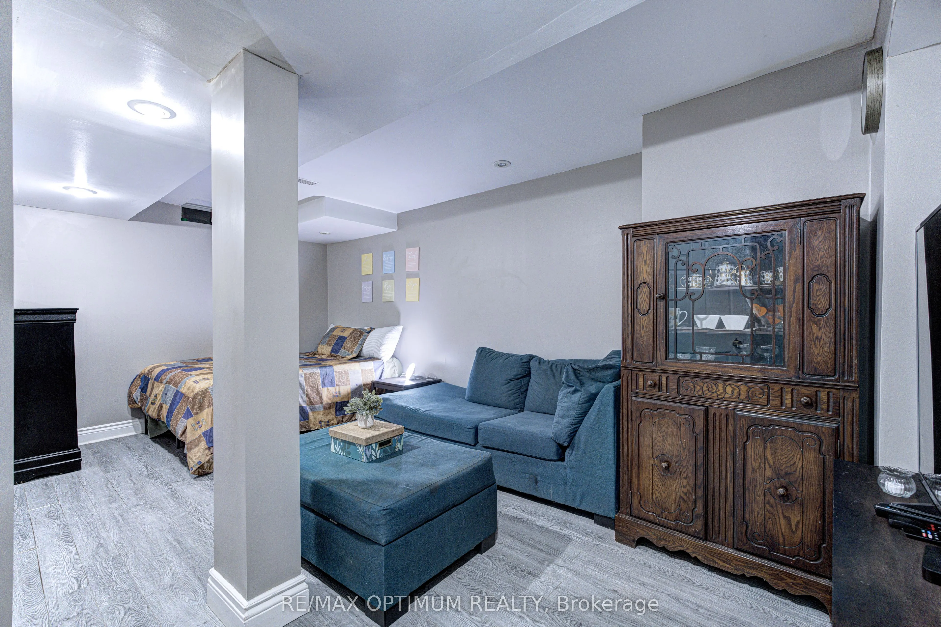 51 Goldenlight Circle