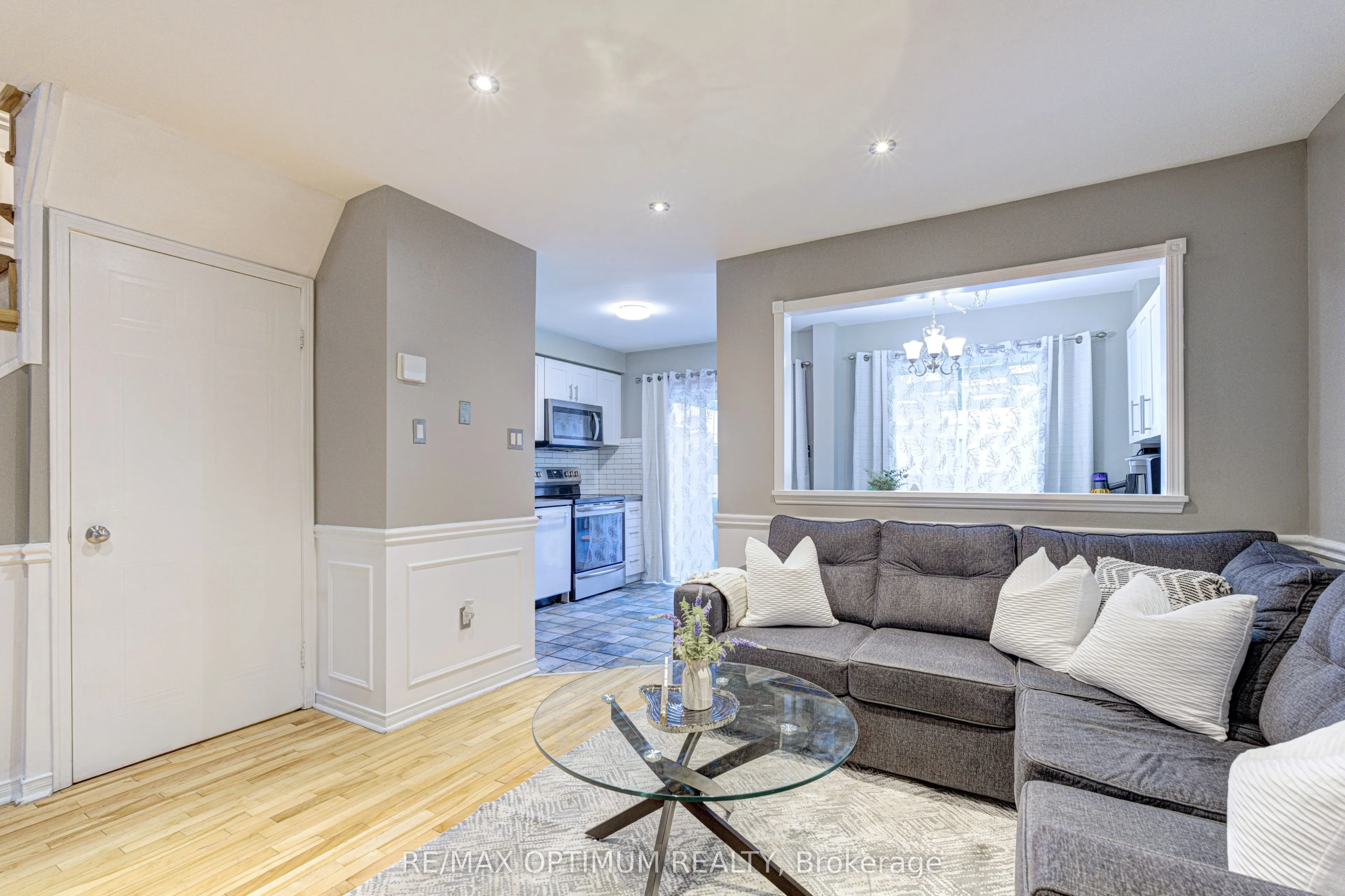 51 Goldenlight Circle