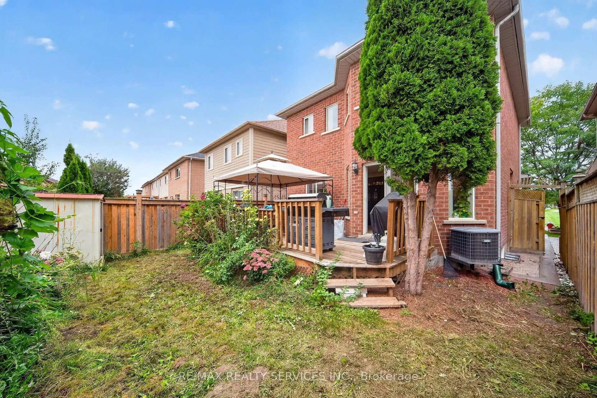 26 Peachleaf Crescent S