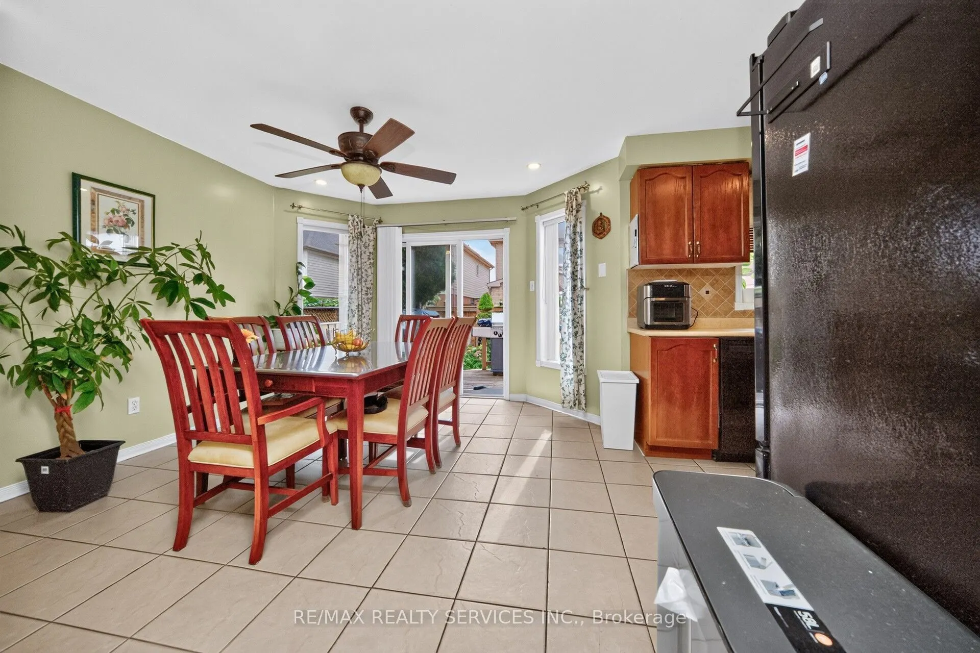 26 Peachleaf Crescent S