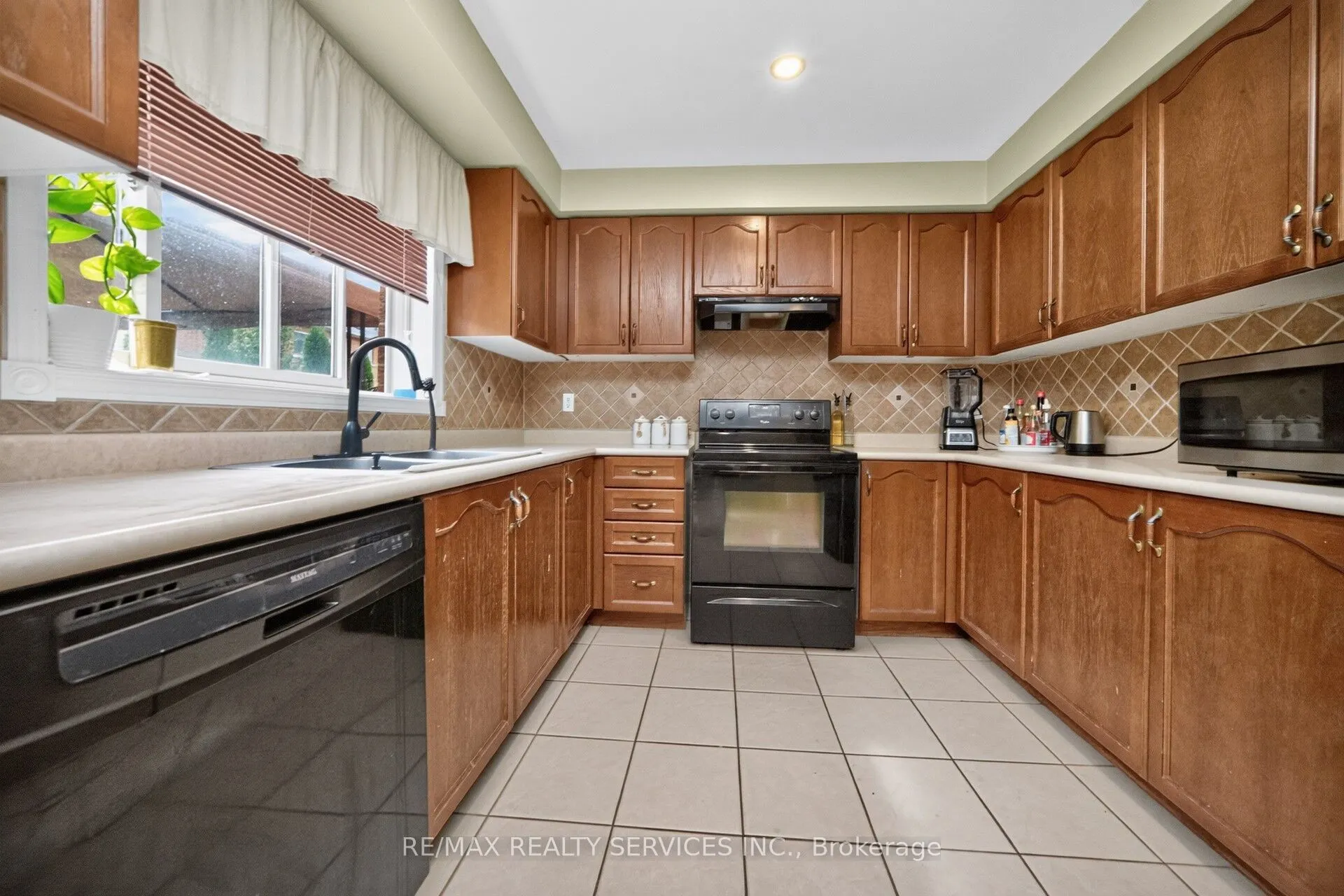 26 Peachleaf Crescent S
