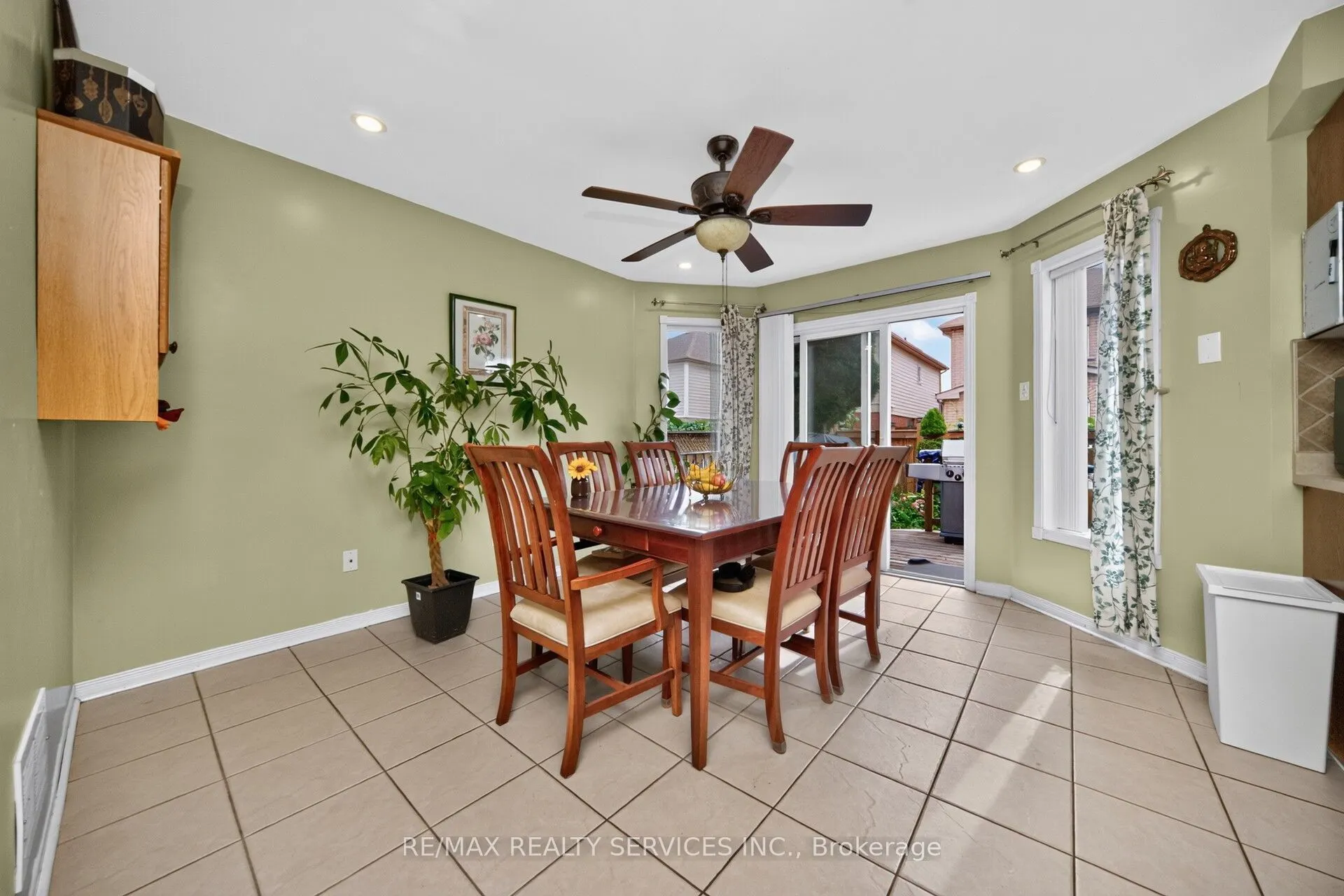 26 Peachleaf Crescent S