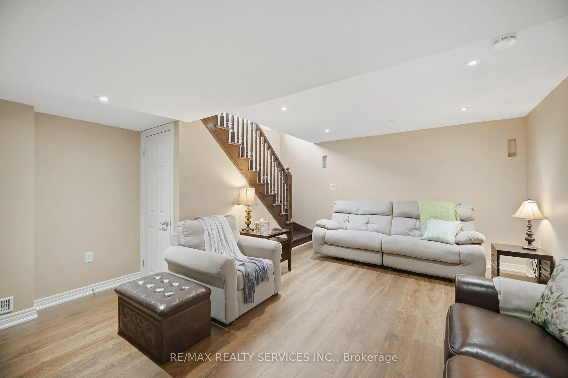 9 Aspenview Avenue