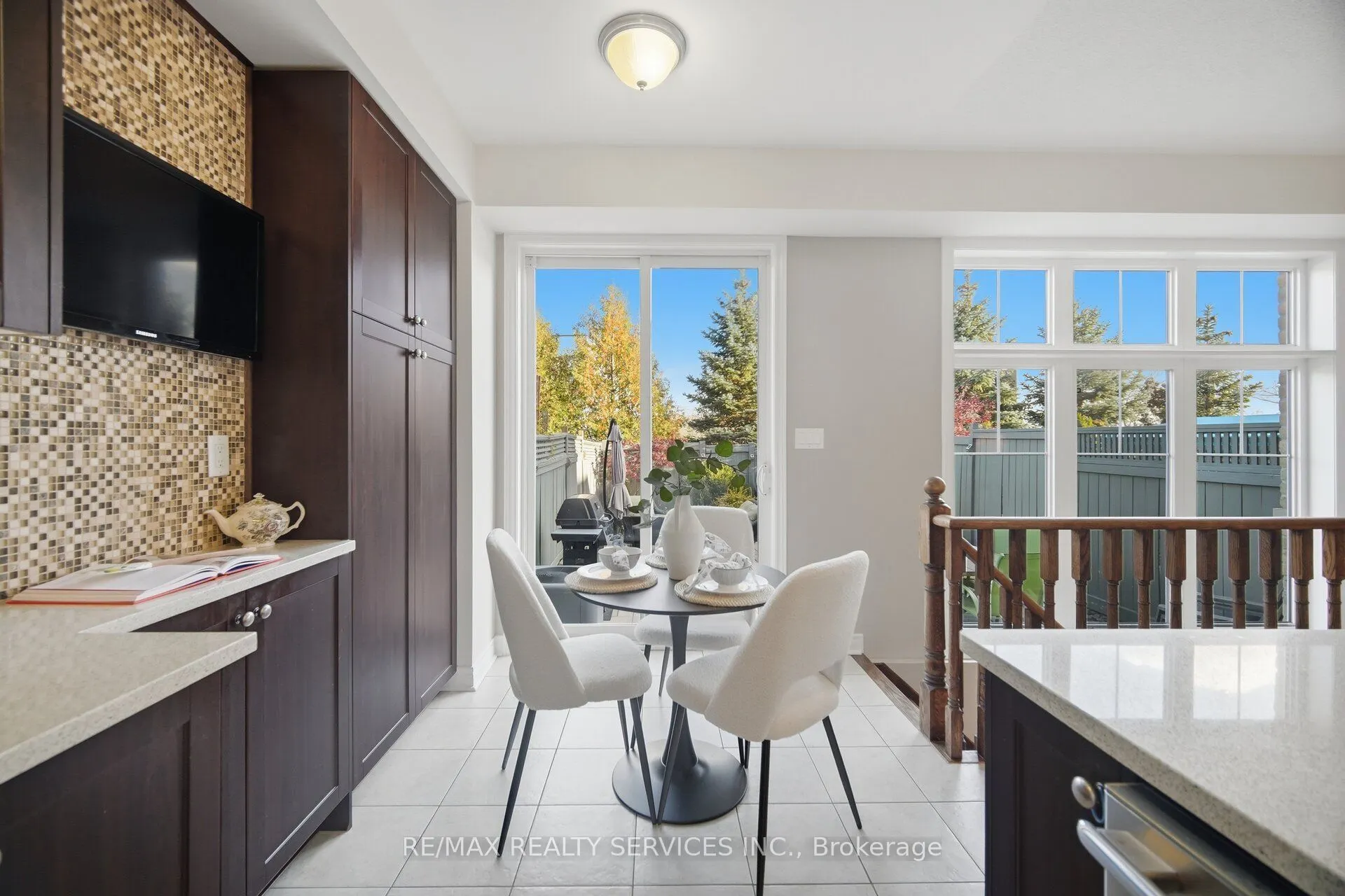 9 Aspenview Avenue