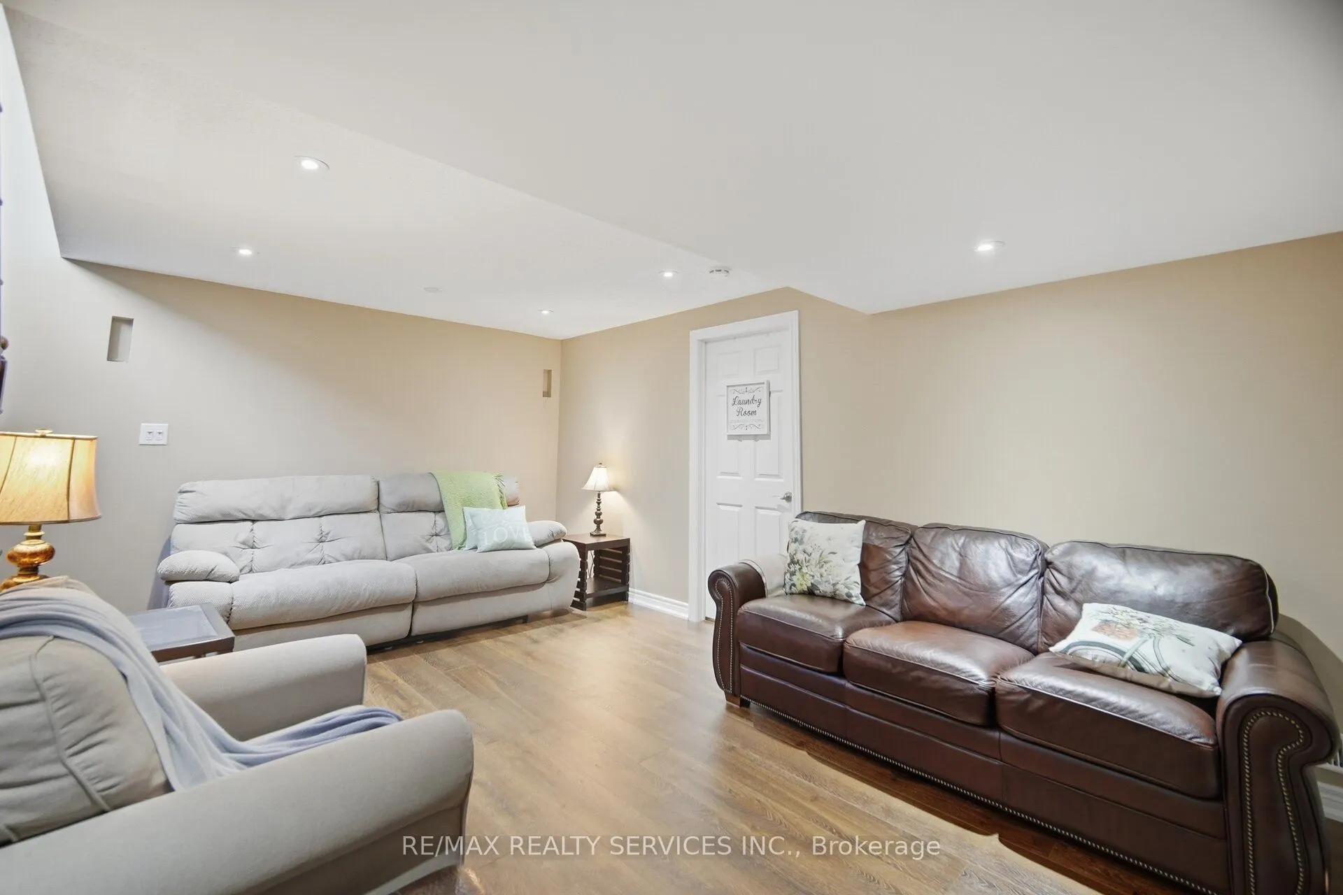 9 Aspenview Avenue