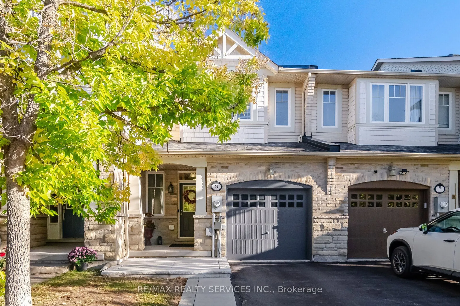 9 Aspenview Avenue