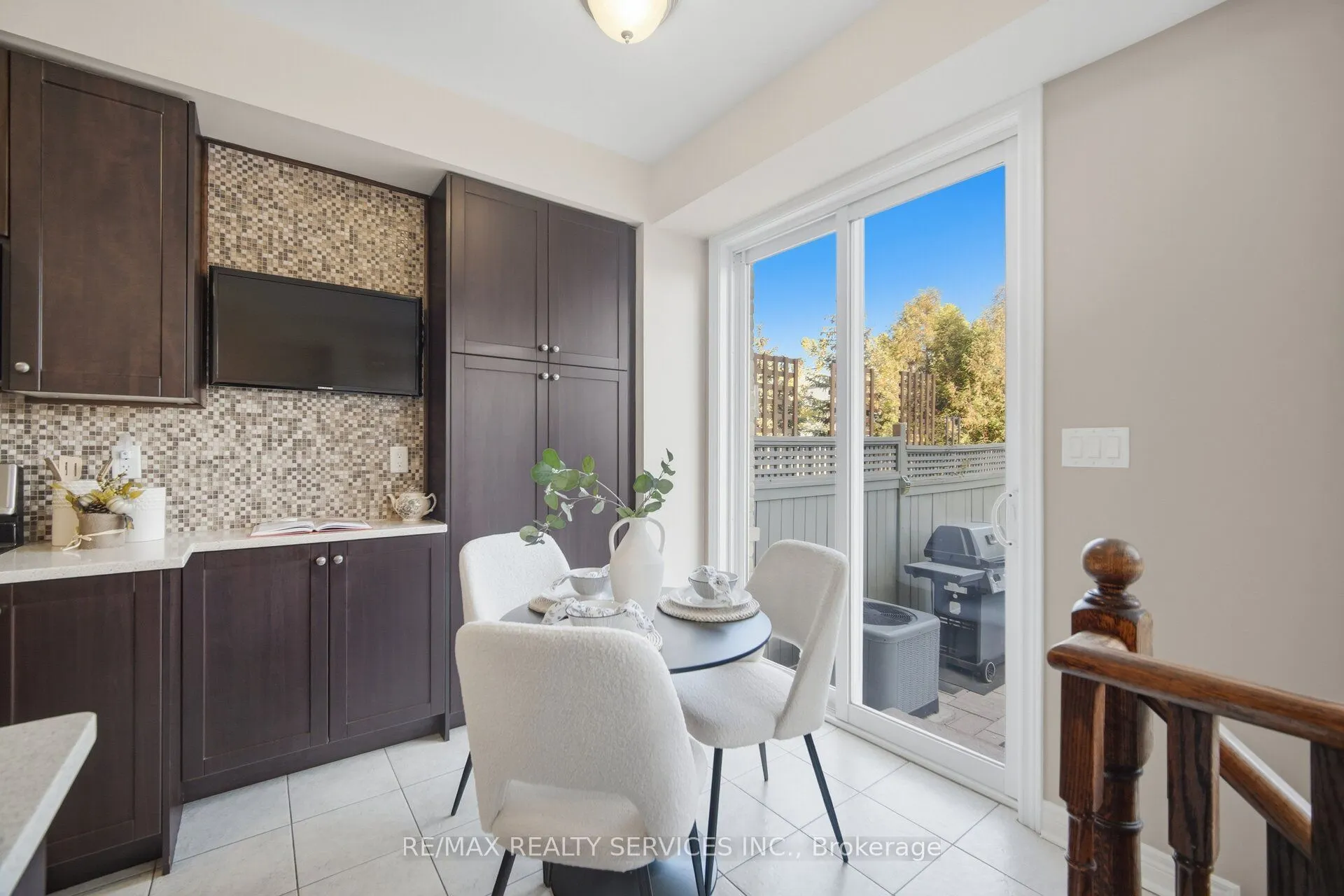 9 Aspenview Avenue