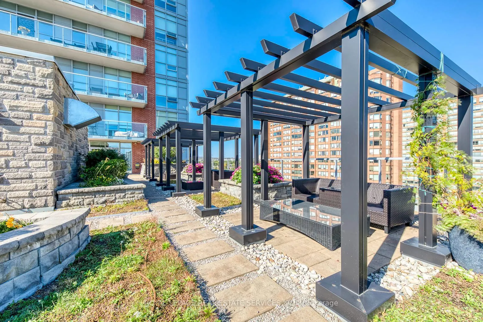 551 Maple Avenue #513