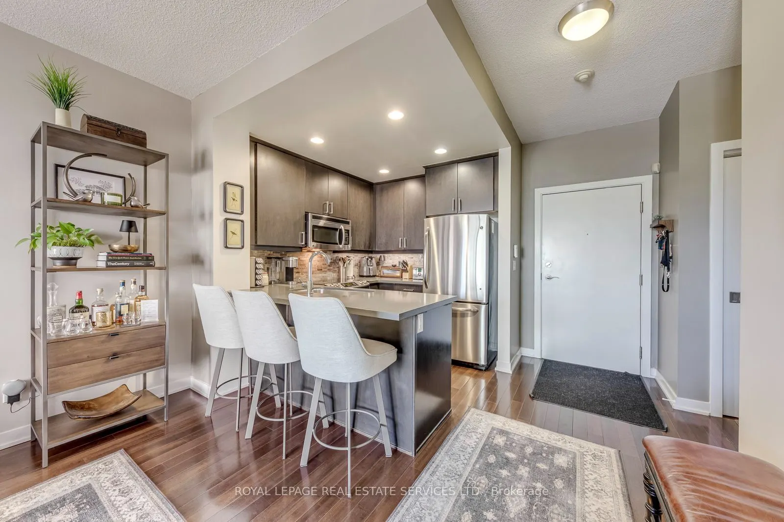 551 Maple Avenue #513