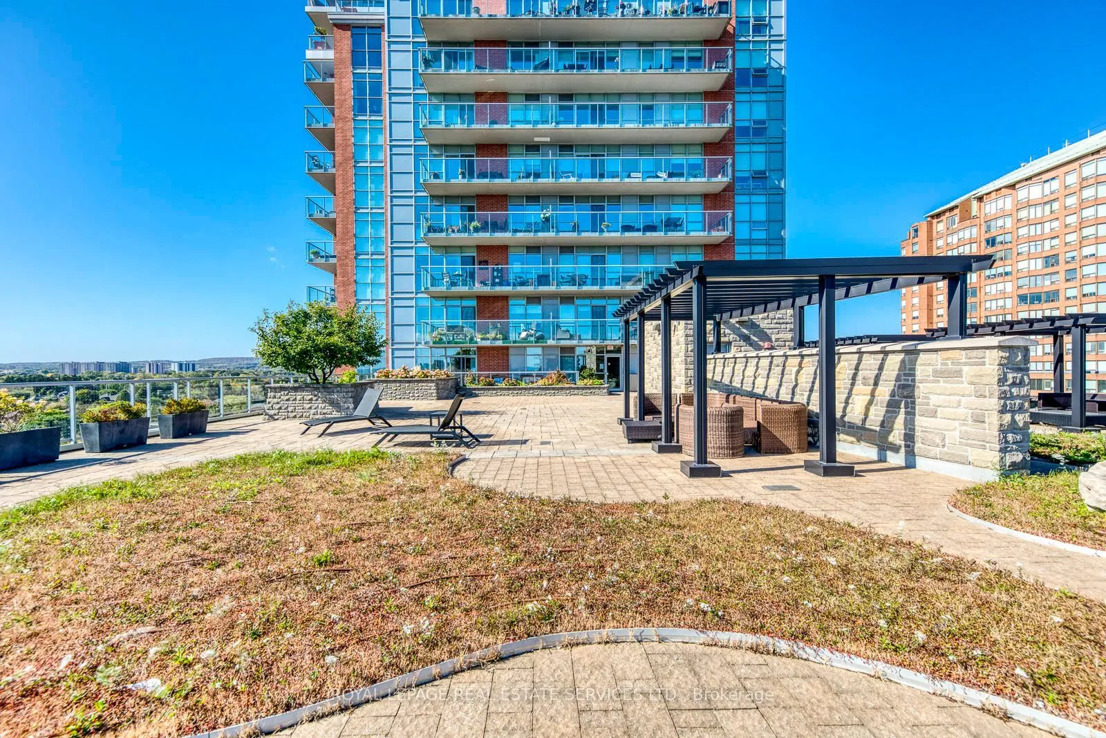 551 Maple Avenue #513