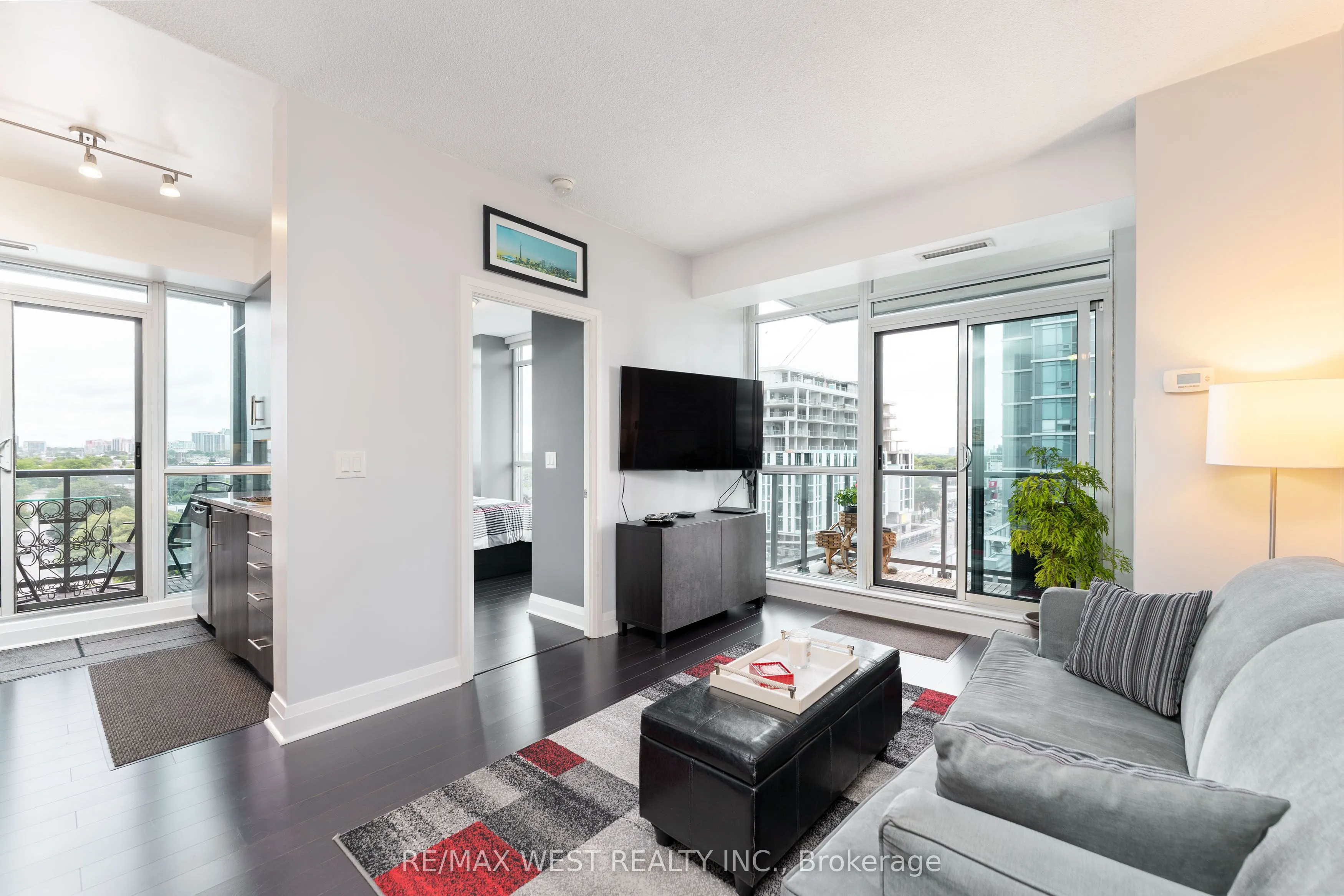 1185 The Queensway #710