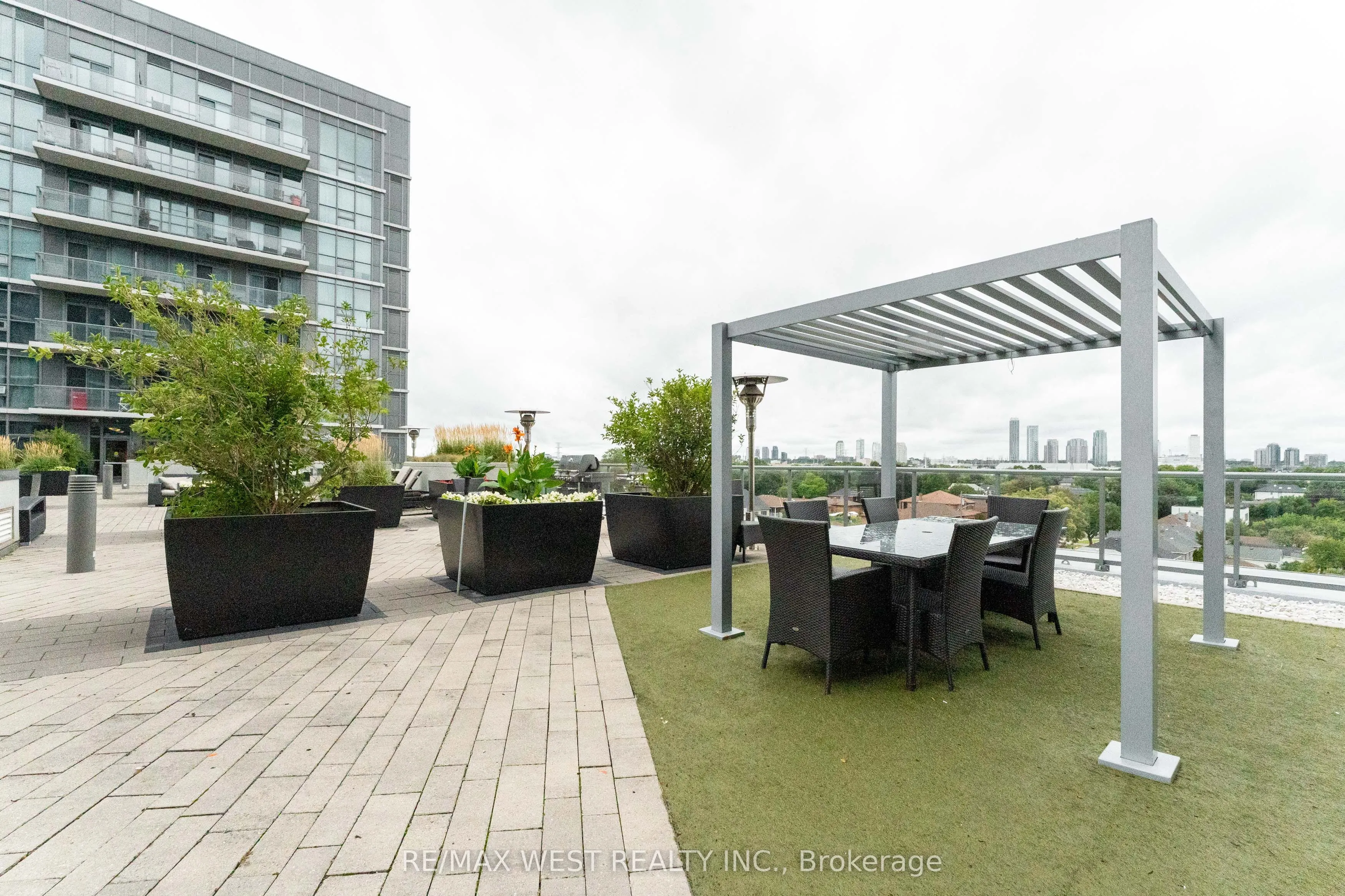 1185 The Queensway #710