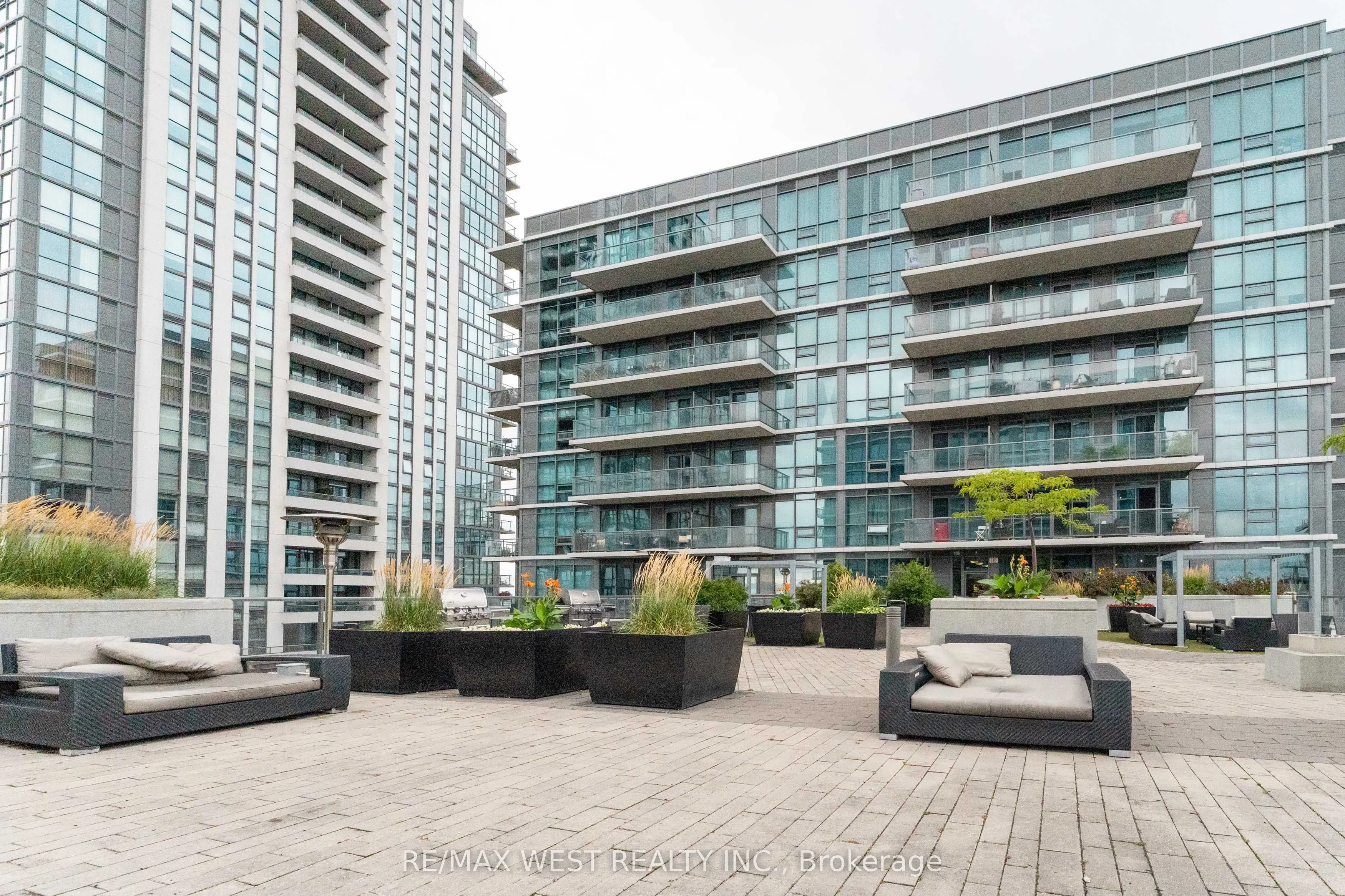 1185 The Queensway #710