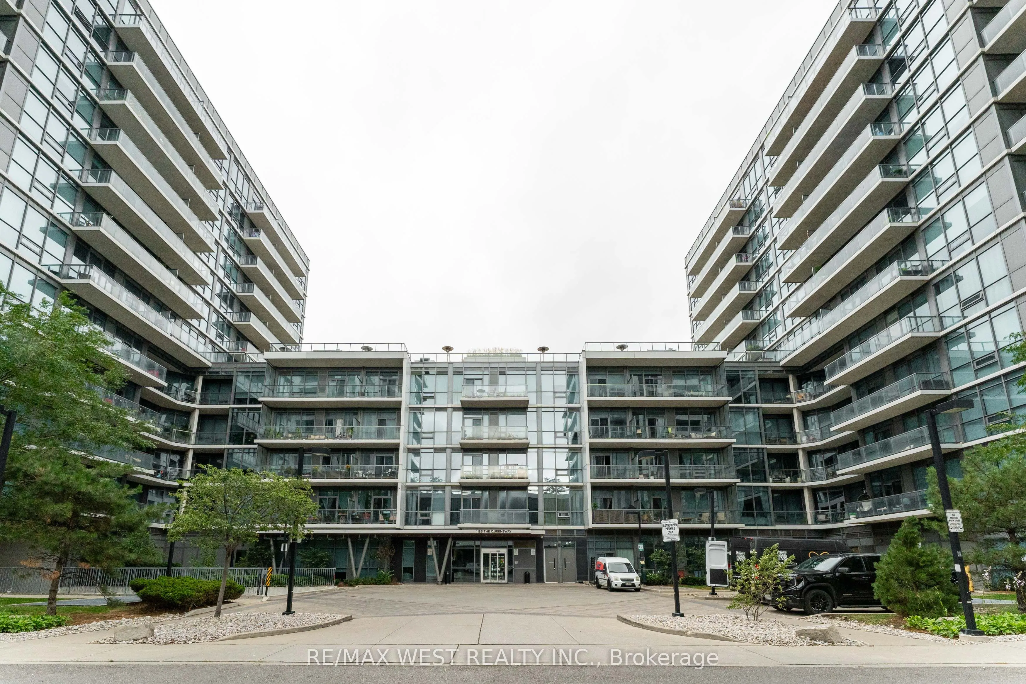 1185 The Queensway #710