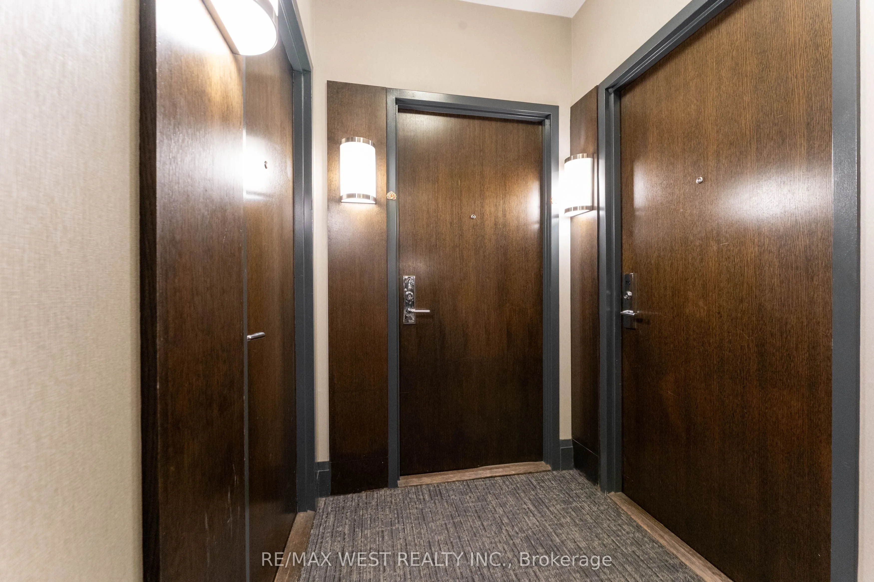 1185 The Queensway #710
