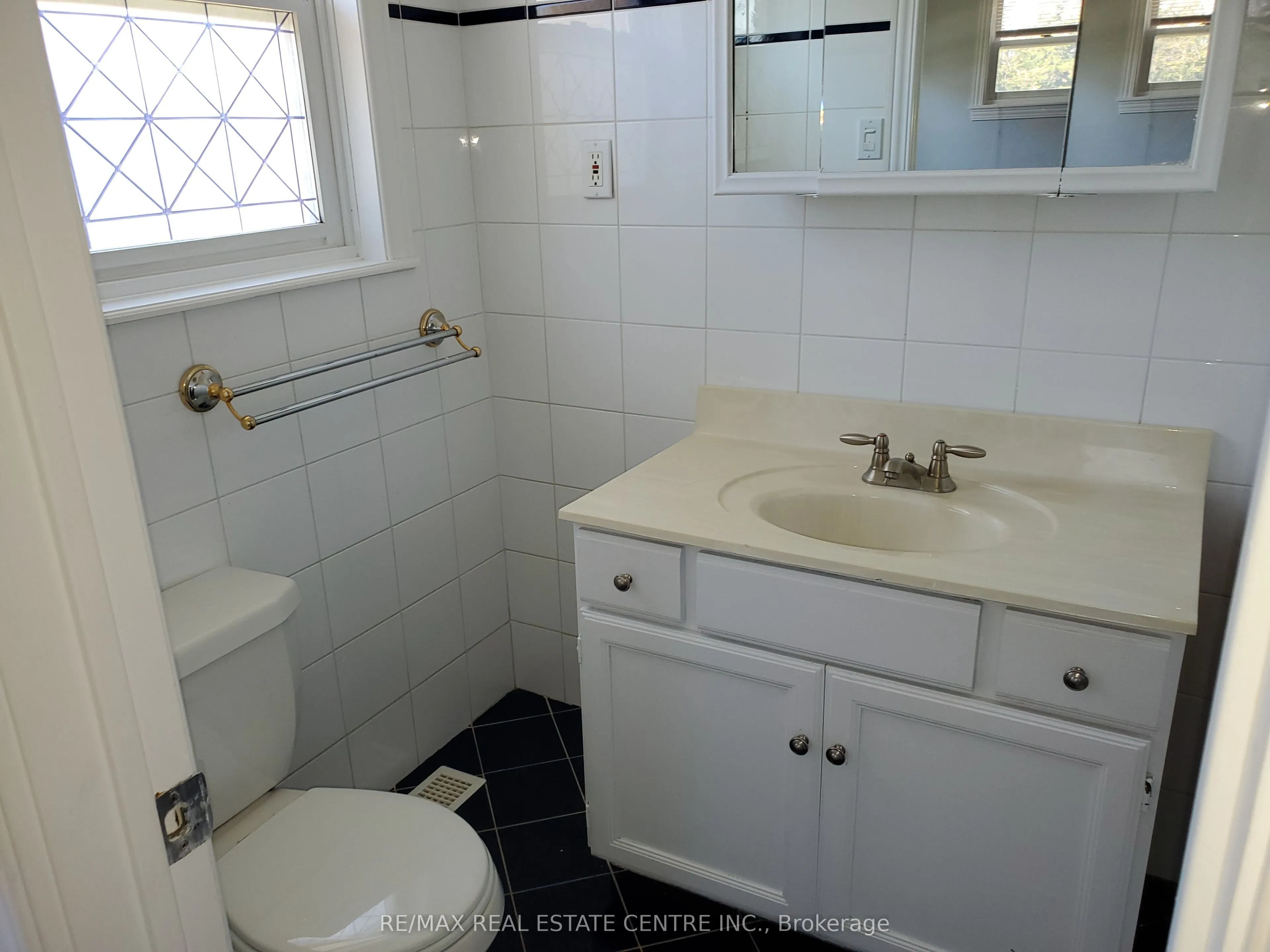 1077 Selby Avenue