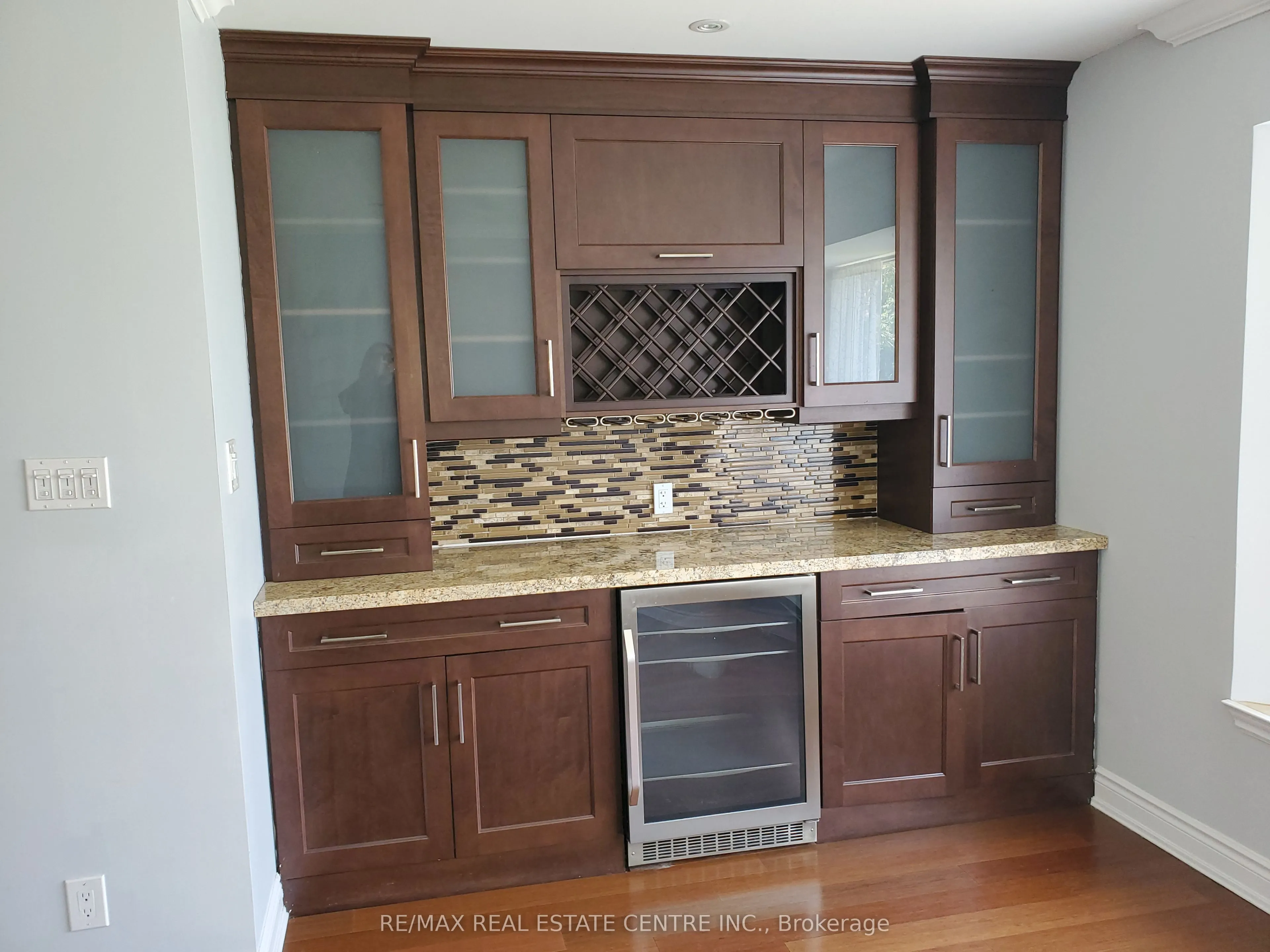 1077 Selby Avenue