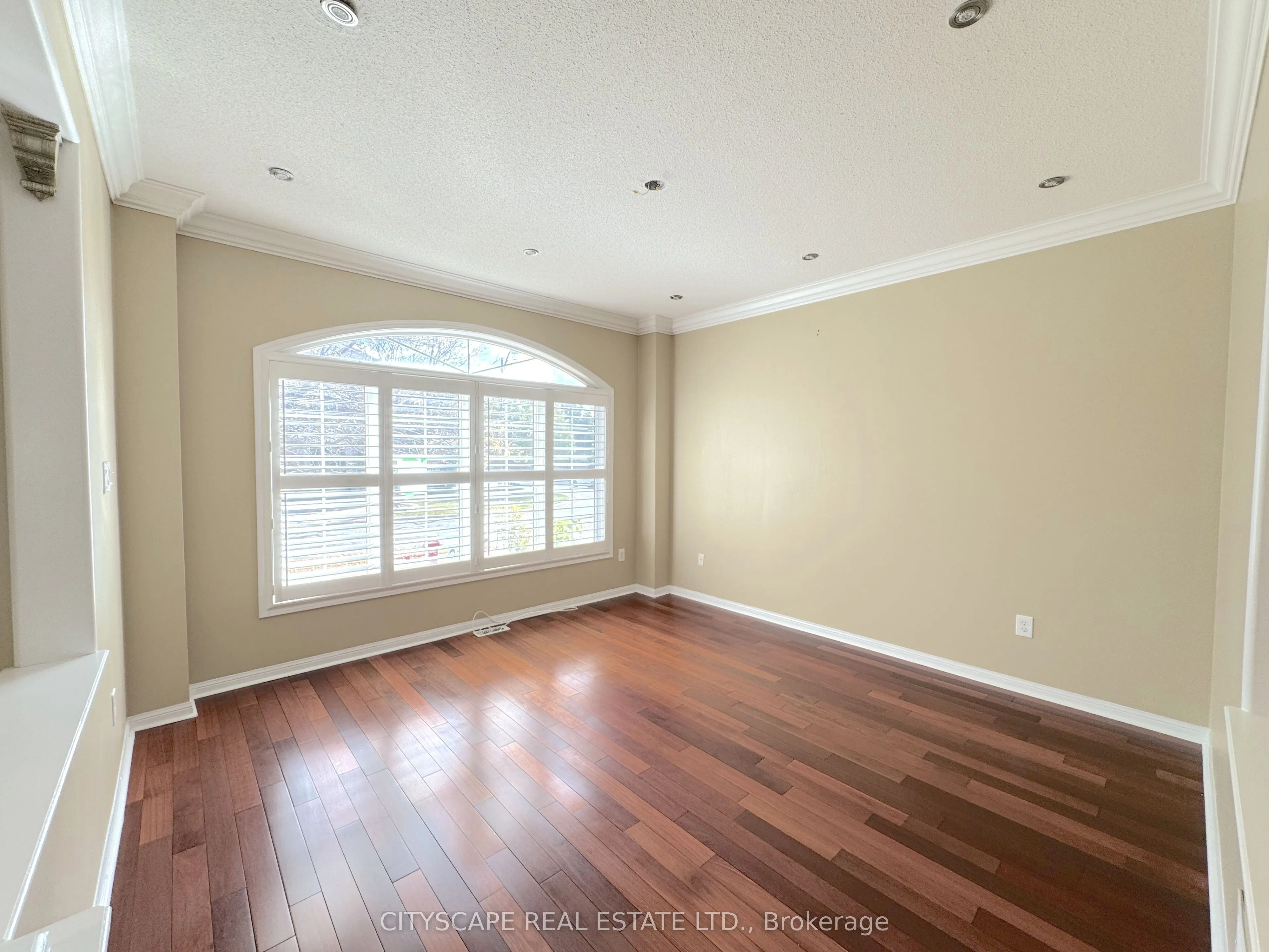 4 Serviceberry Crescent