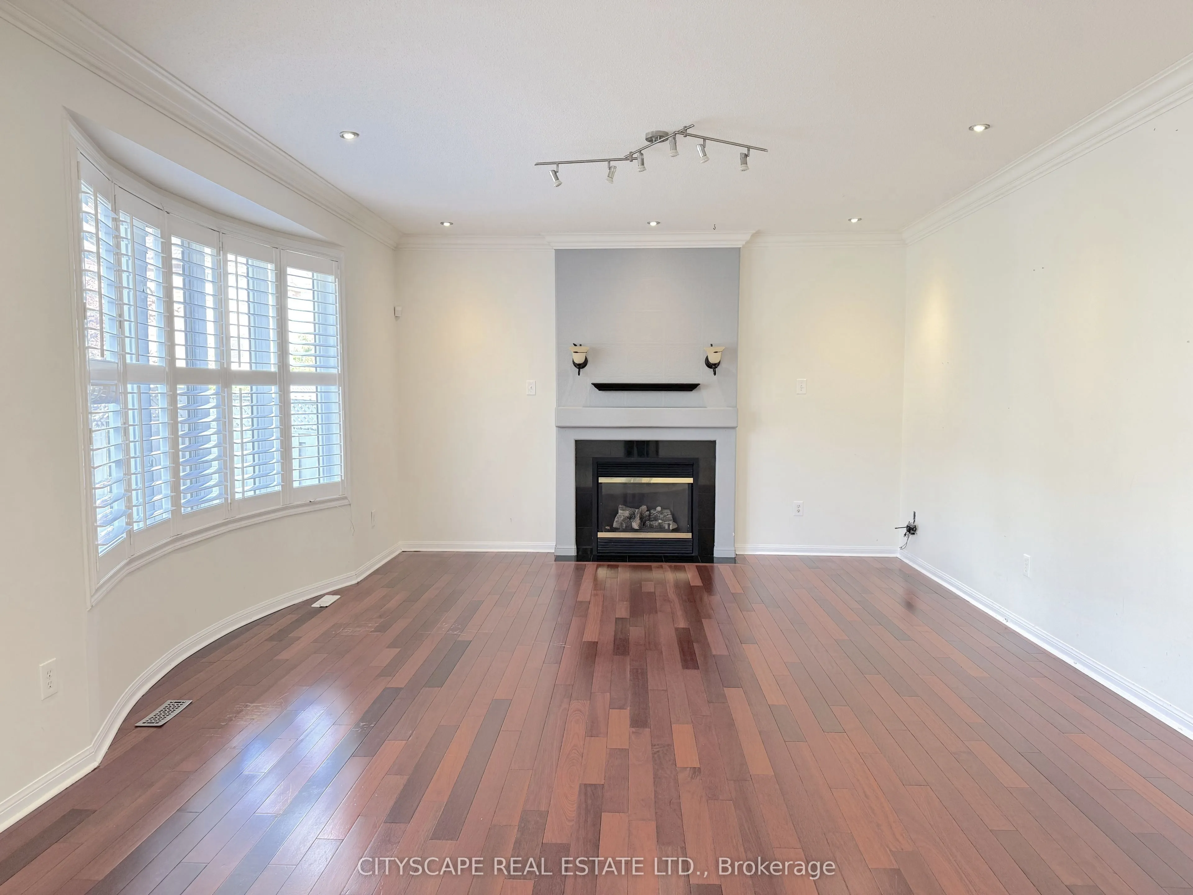 4 Serviceberry Crescent