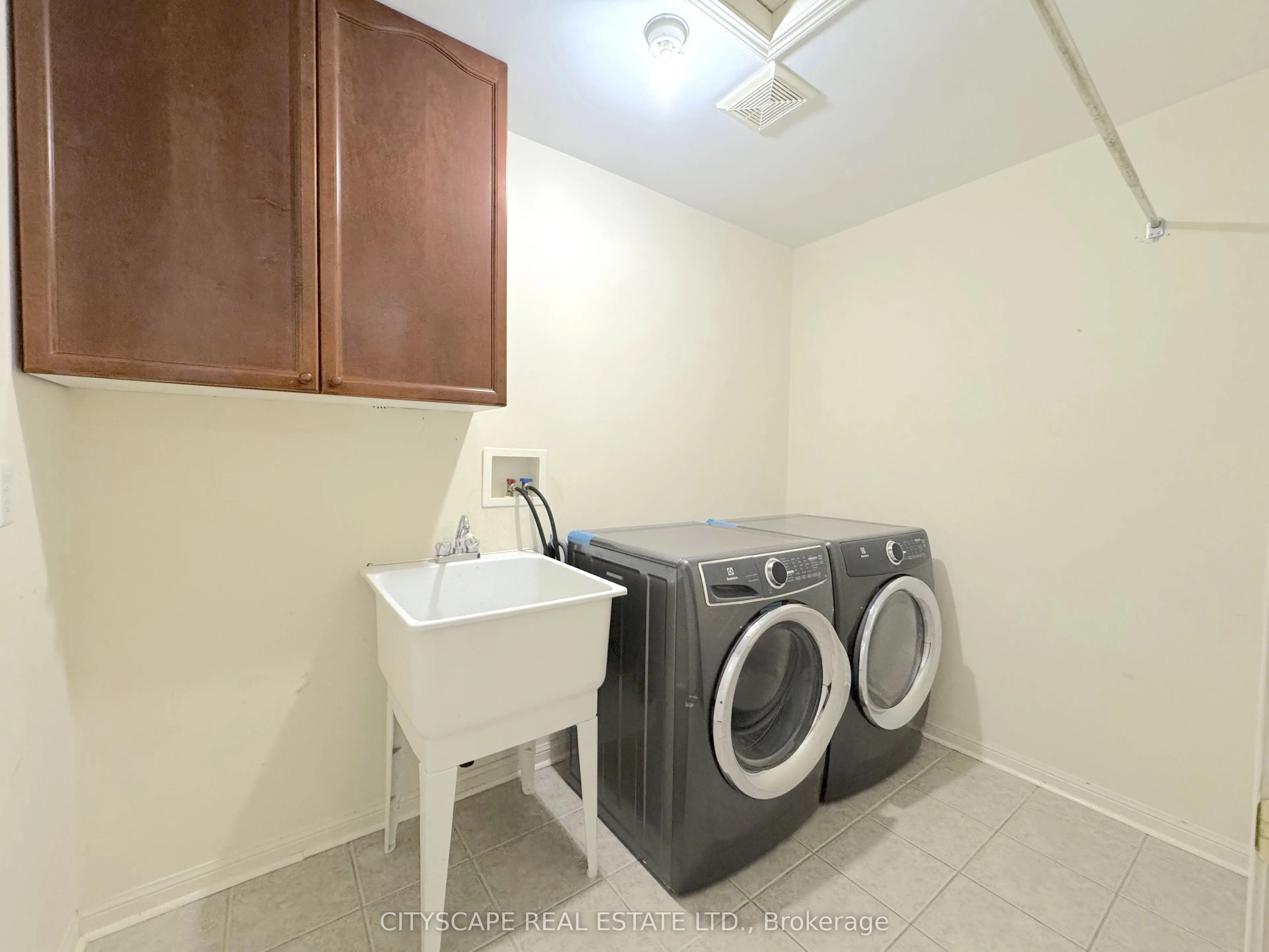 4 Serviceberry Crescent
