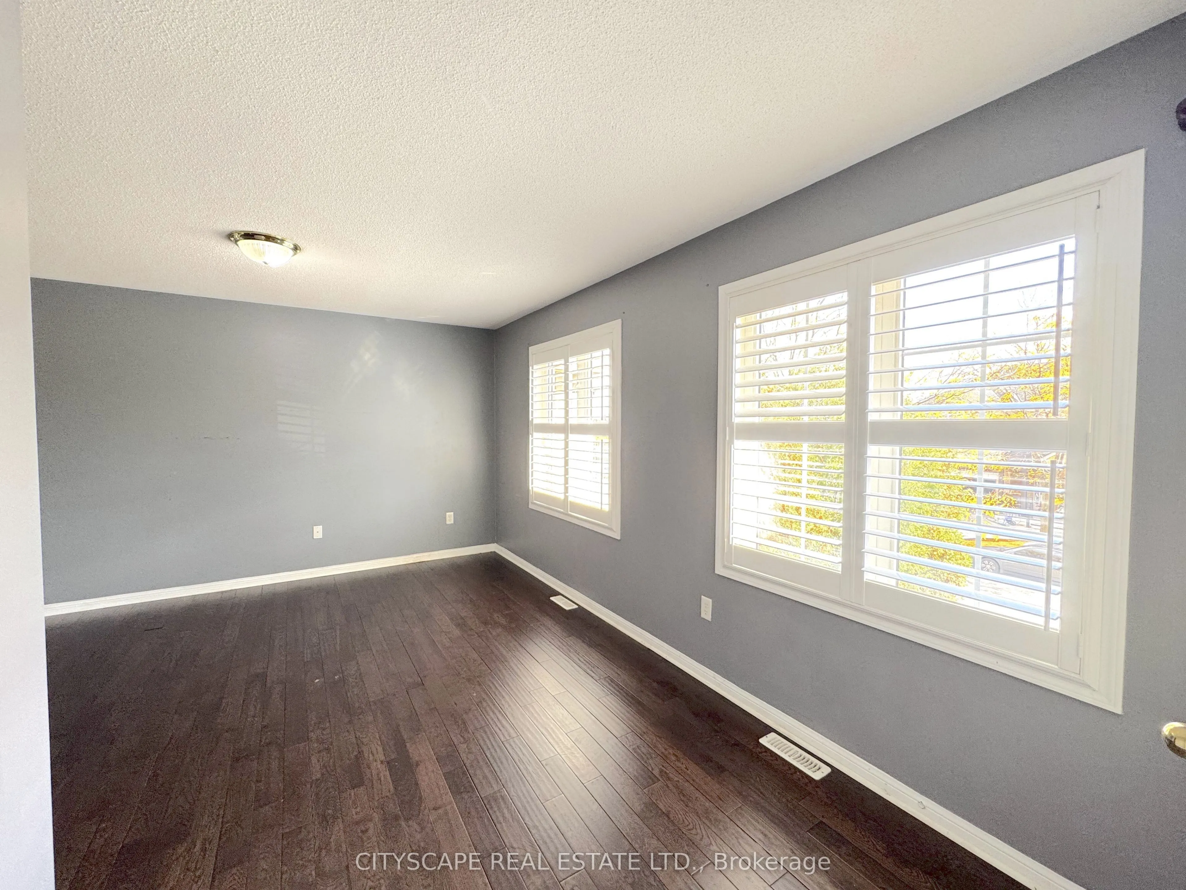 4 Serviceberry Crescent