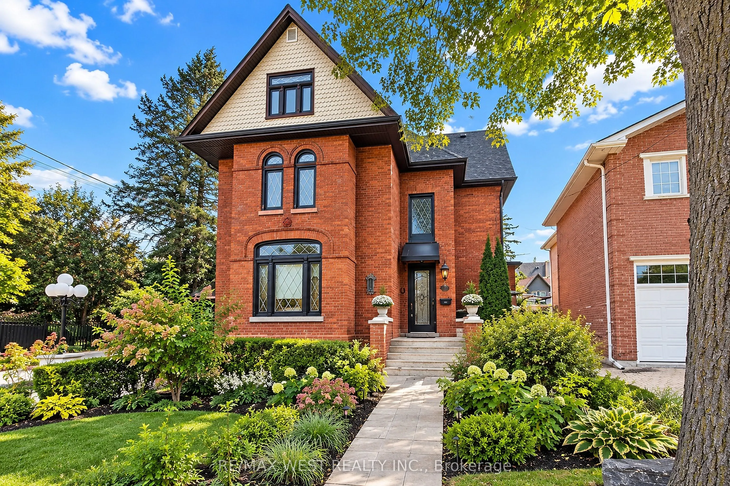 117 Rosemount Avenue #4