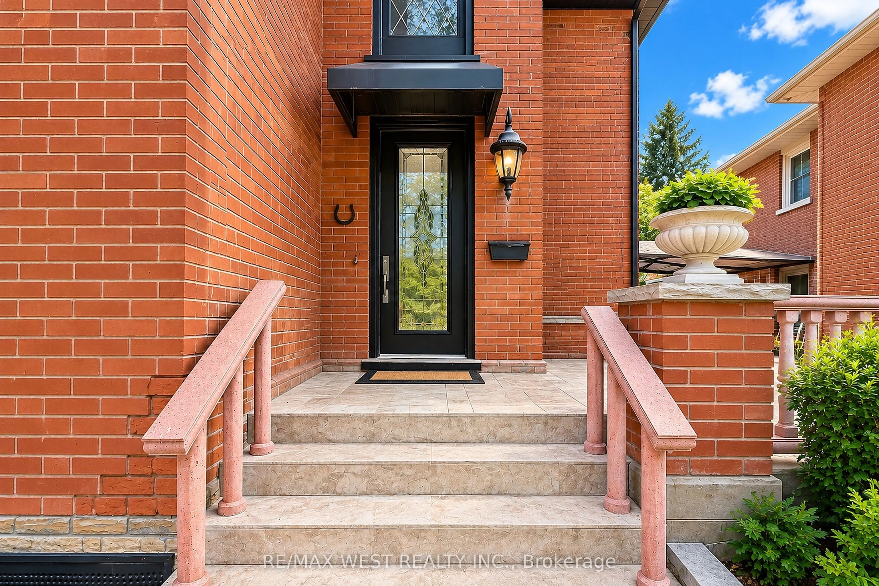 117 Rosemount Avenue #4