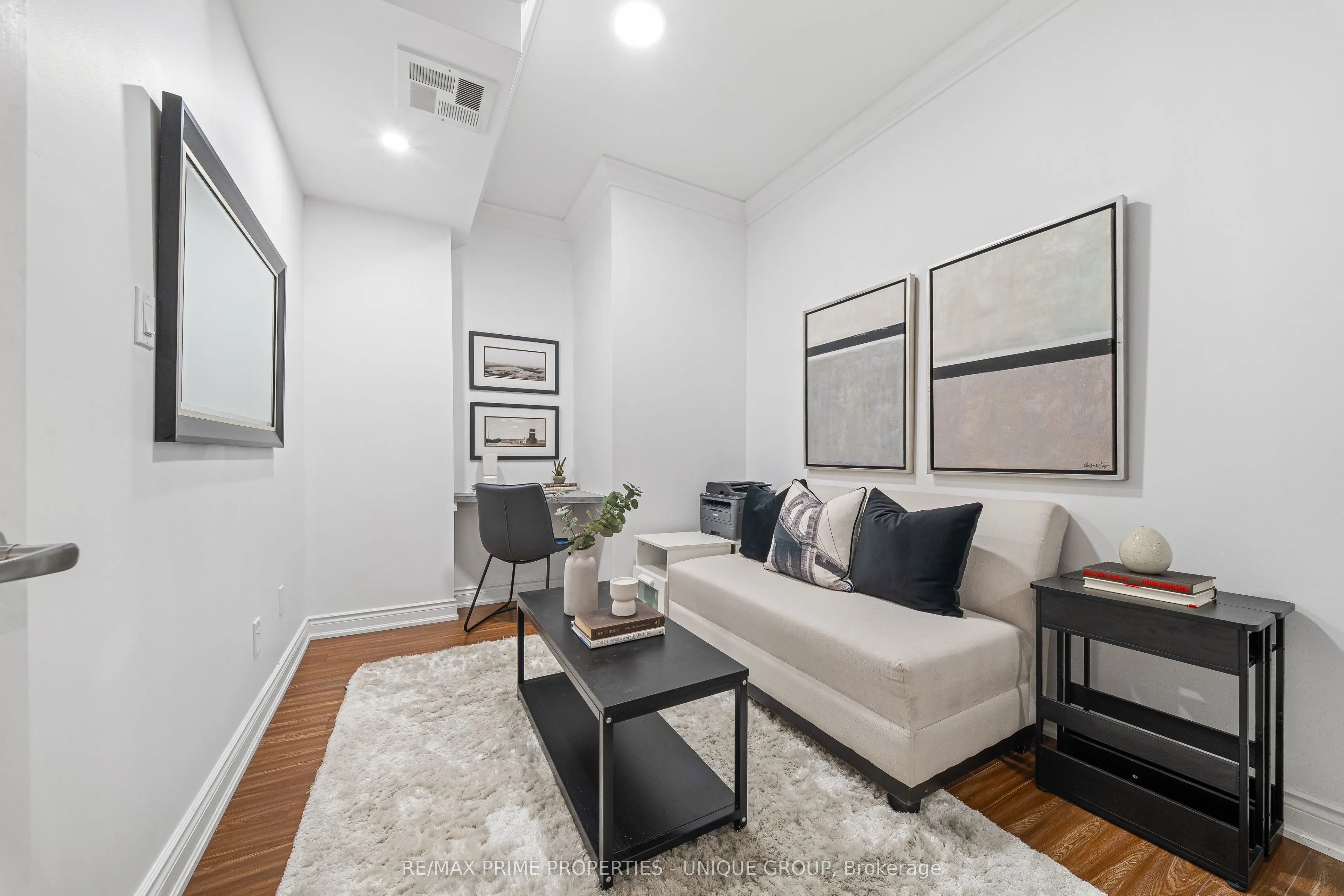2511 Bloor Street W #202