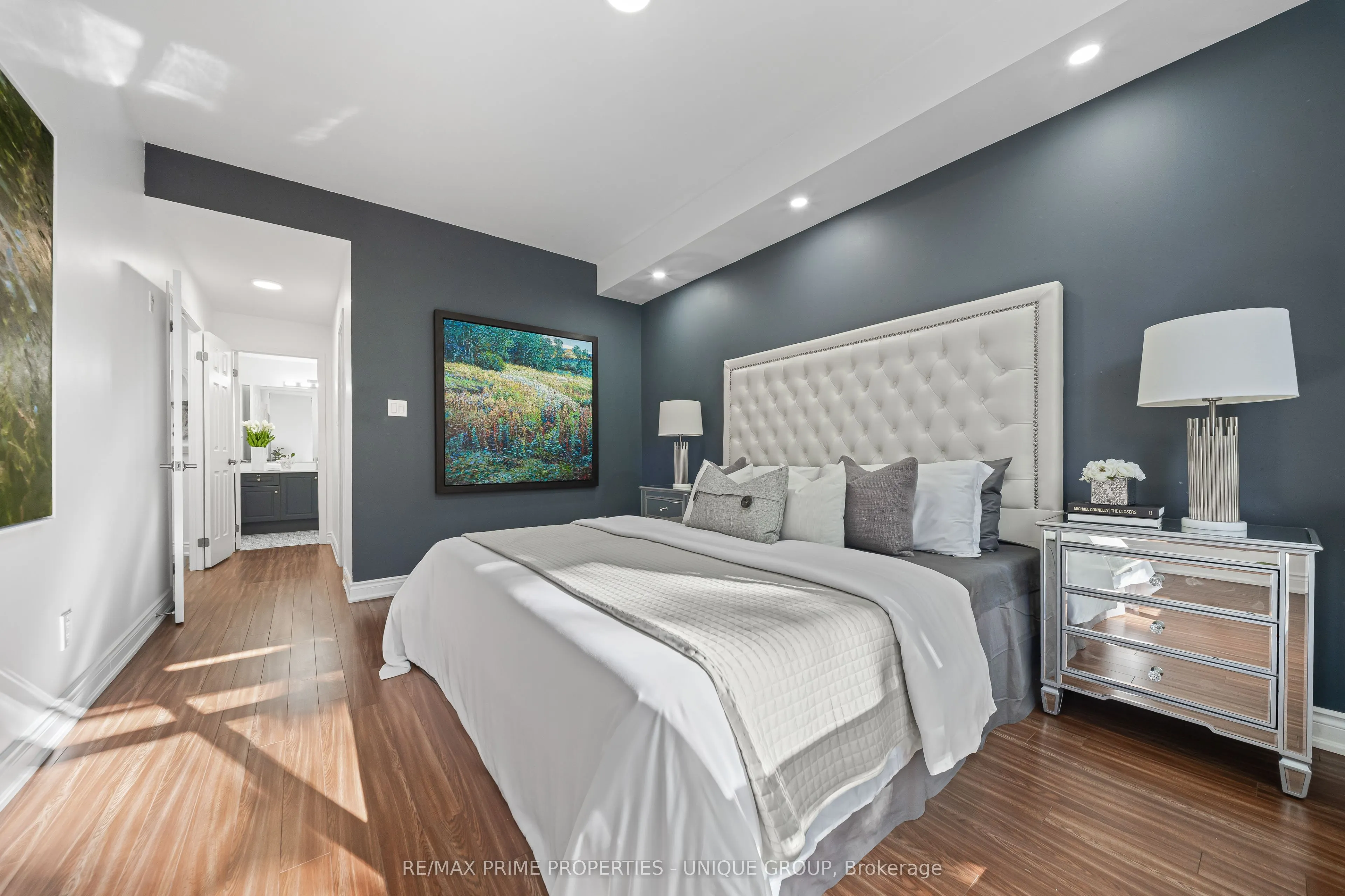 2511 Bloor Street W #202